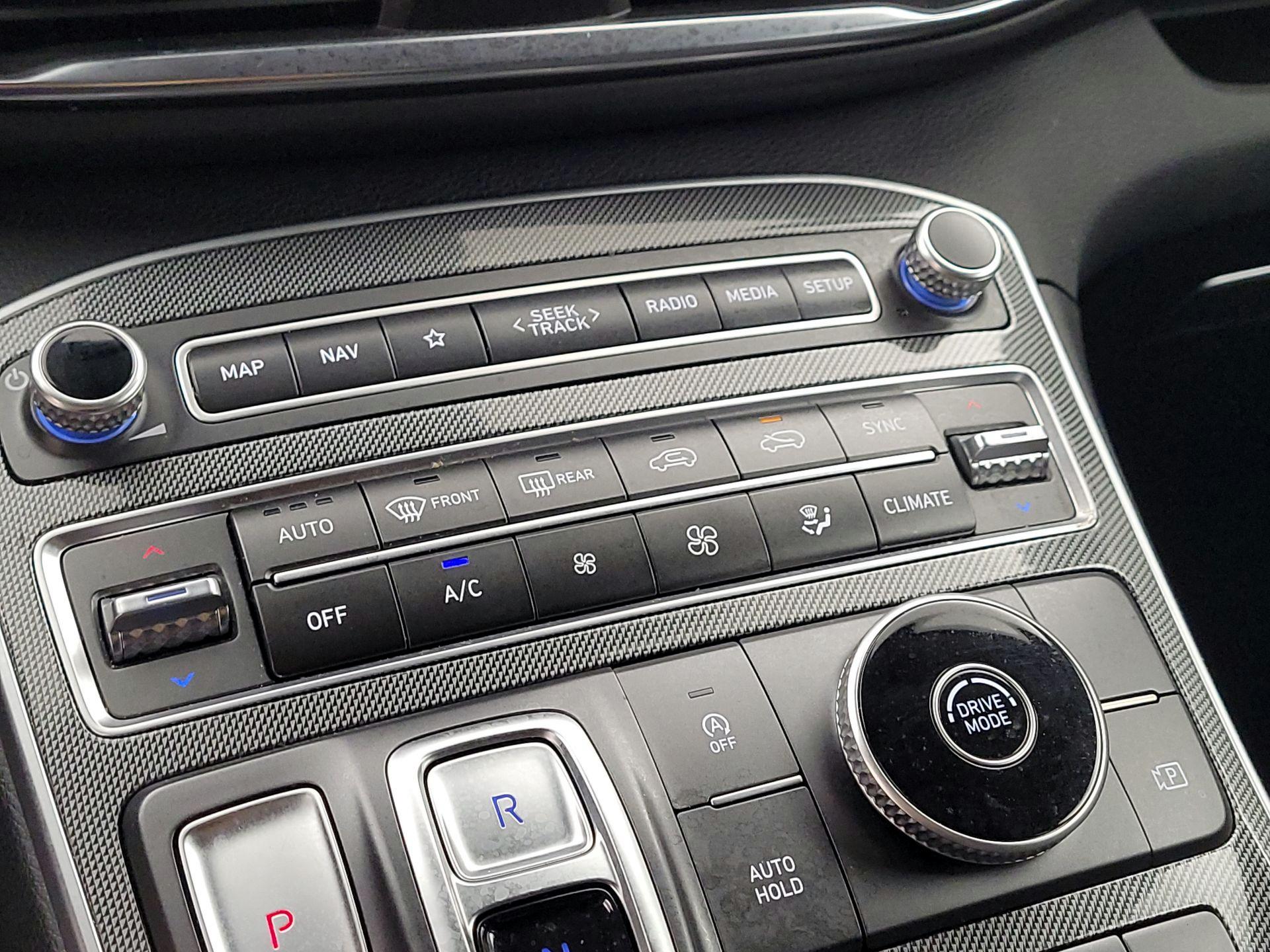 Thumbnail: 2023 Hyundai Santa Fe - 16