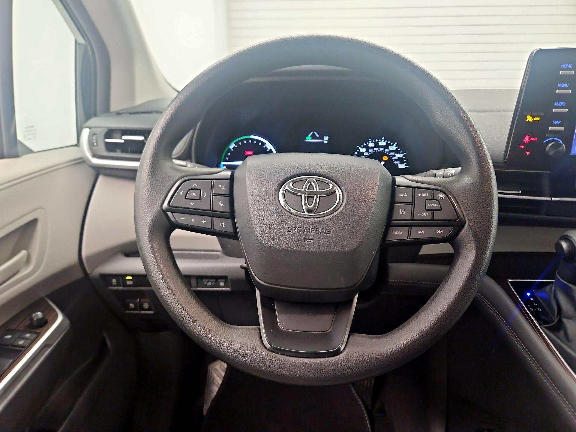 Thumbnail: 2024 Toyota Sienna - 10