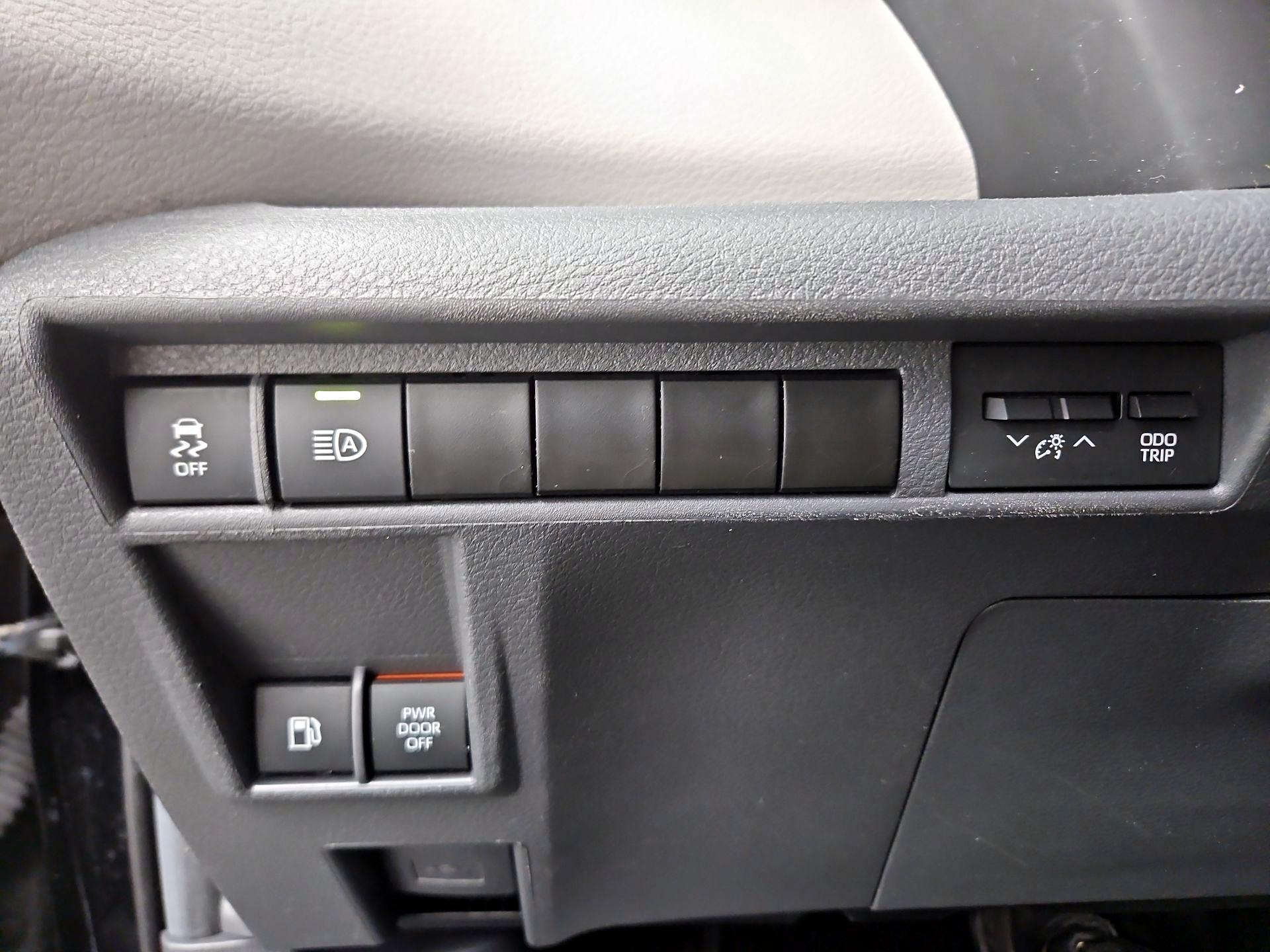 Thumbnail: 2024 Toyota Sienna - 13