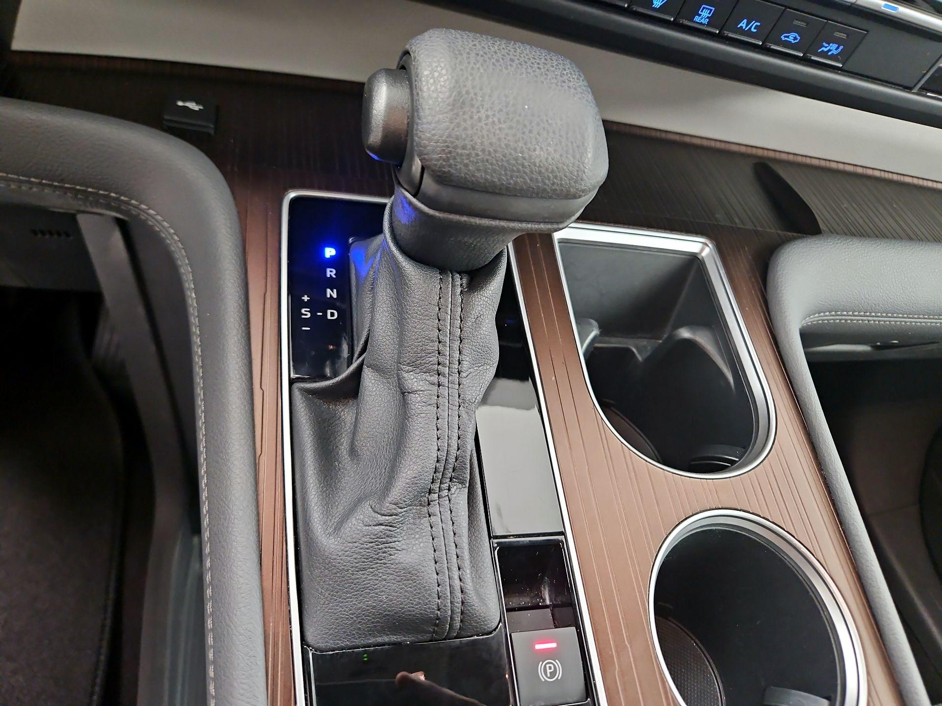 Thumbnail: 2024 Toyota Sienna - 17