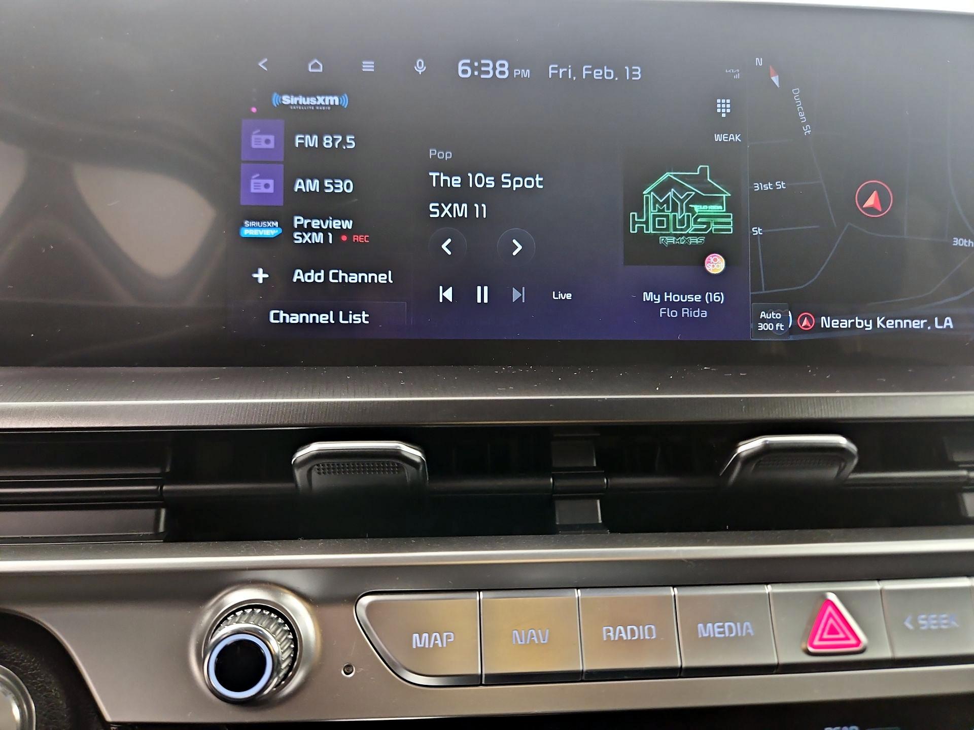 Thumbnail: 2023 Kia Telluride - 16