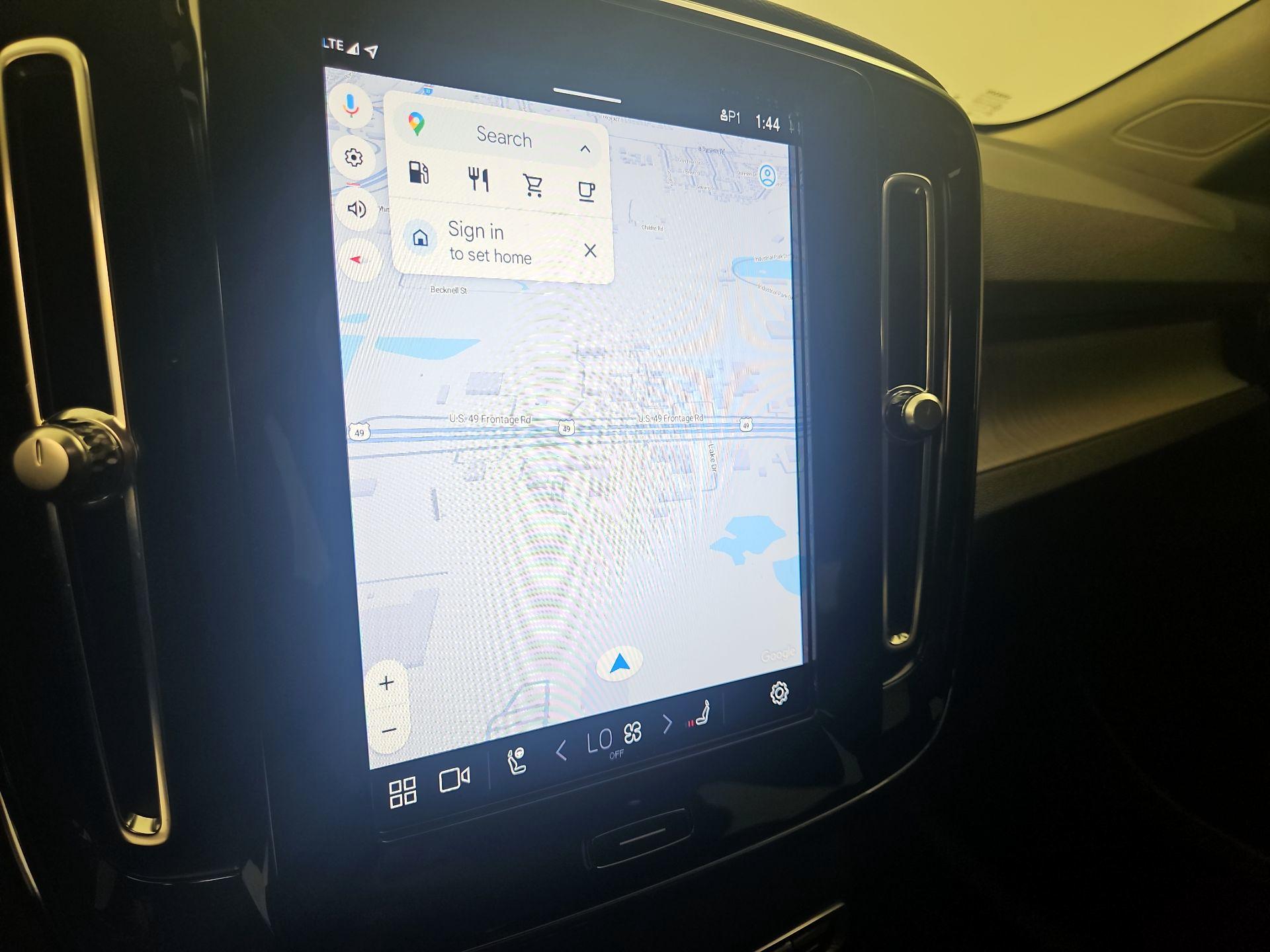 Thumbnail: 2023 Volvo XC40 - 14