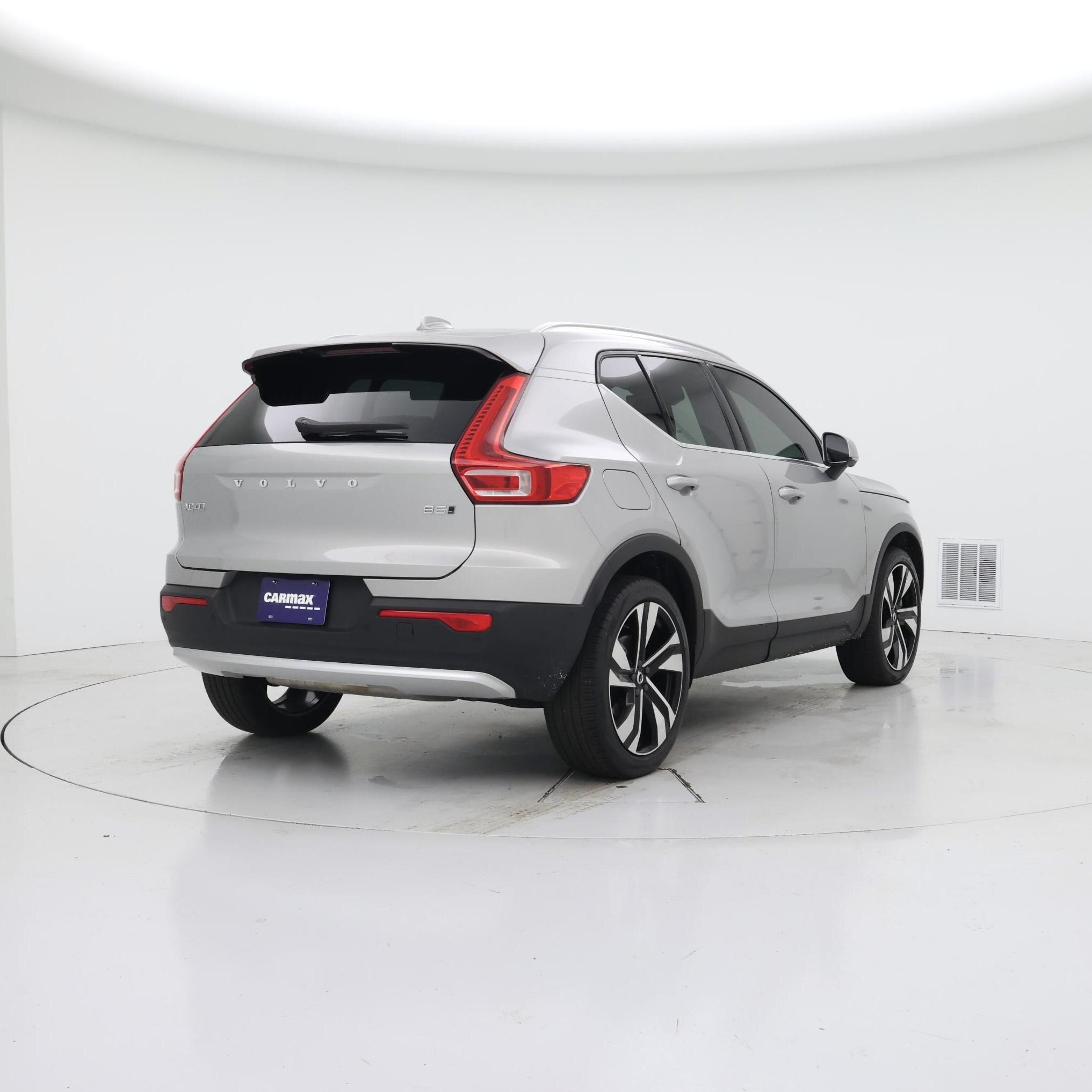 Thumbnail: 2023 Volvo XC40 - 8