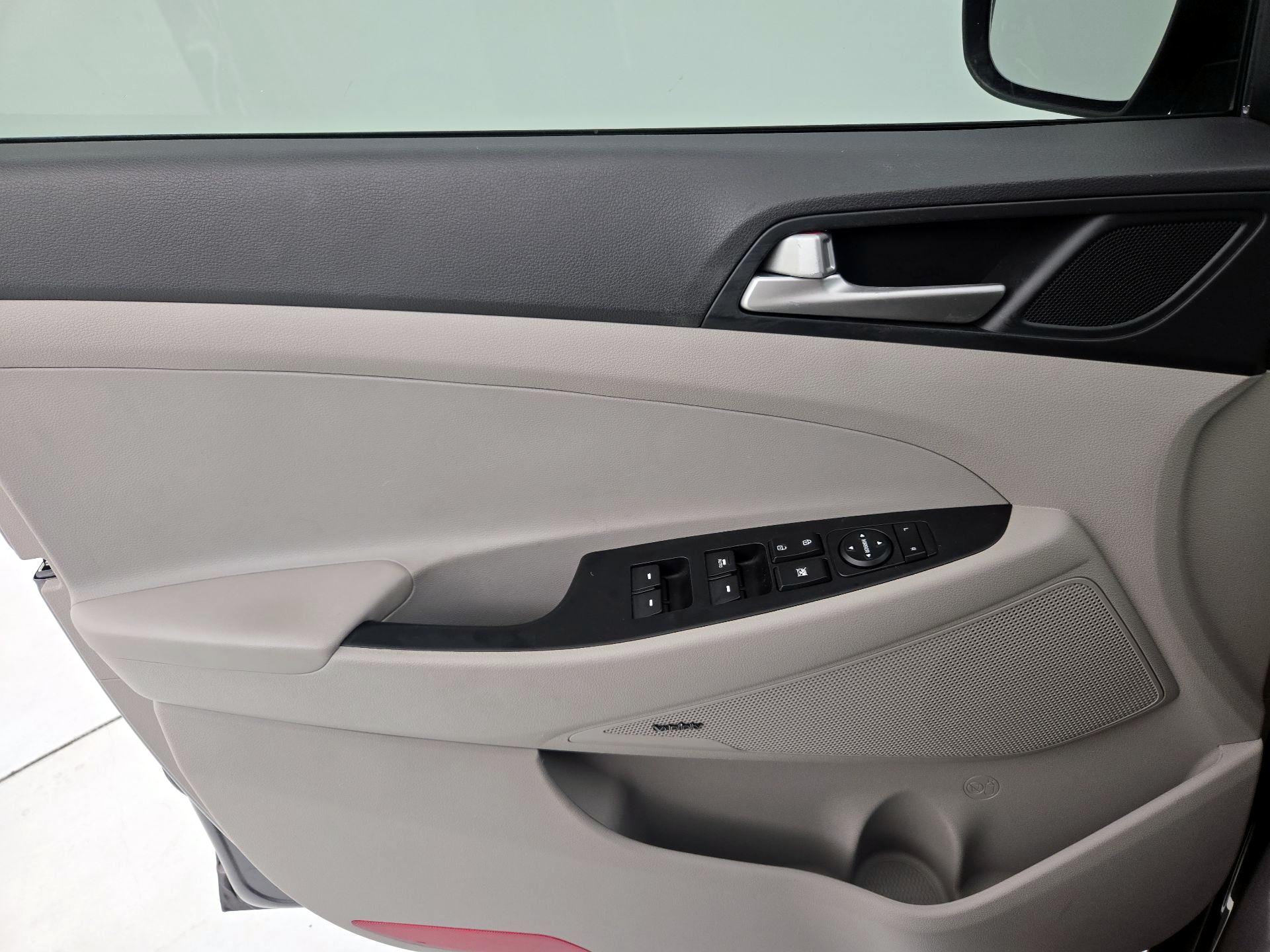 Thumbnail: 2020 Hyundai Tucson - 12