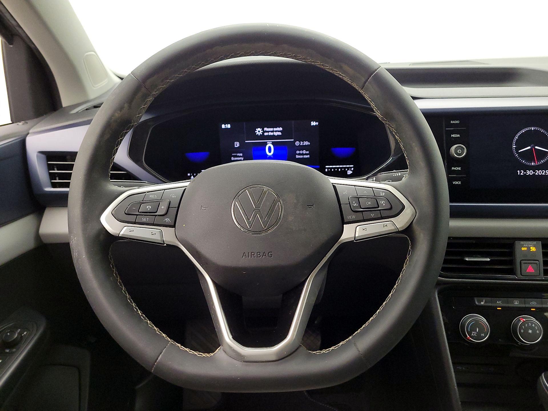 Thumbnail: 2023 Volkswagen Taos - 10