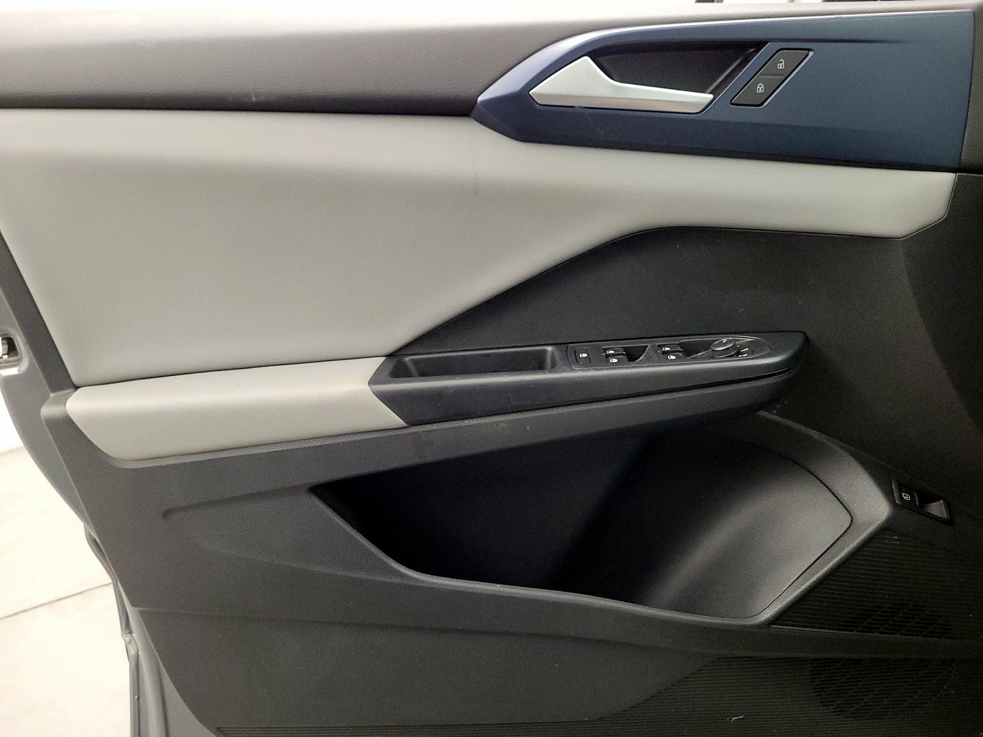 Thumbnail: 2023 Volkswagen Taos - 12