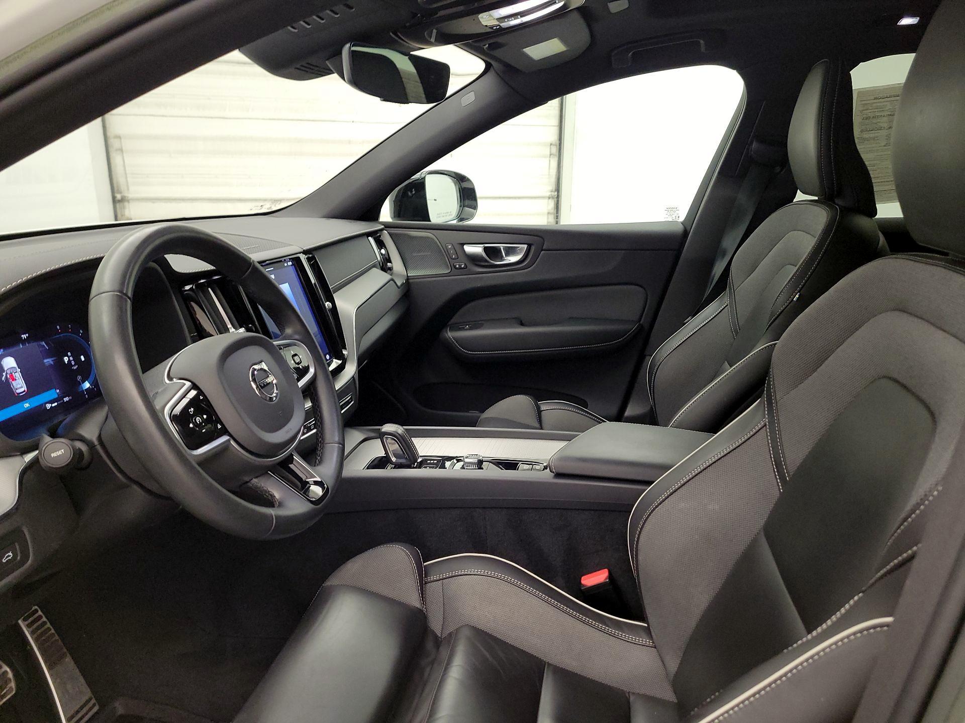 Thumbnail: 2022 Volvo XC60 - 11