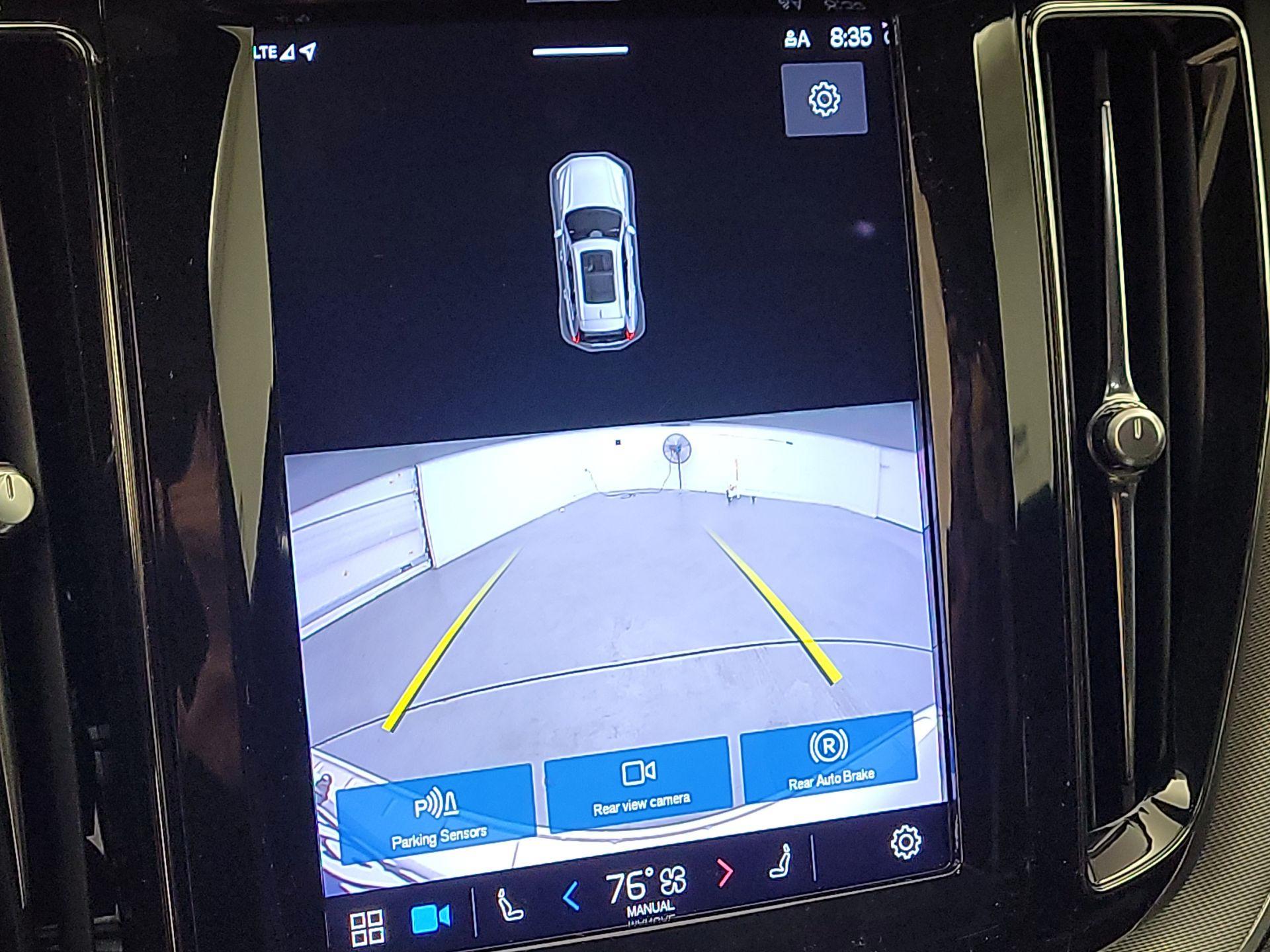 Thumbnail: 2022 Volvo XC60 - 14