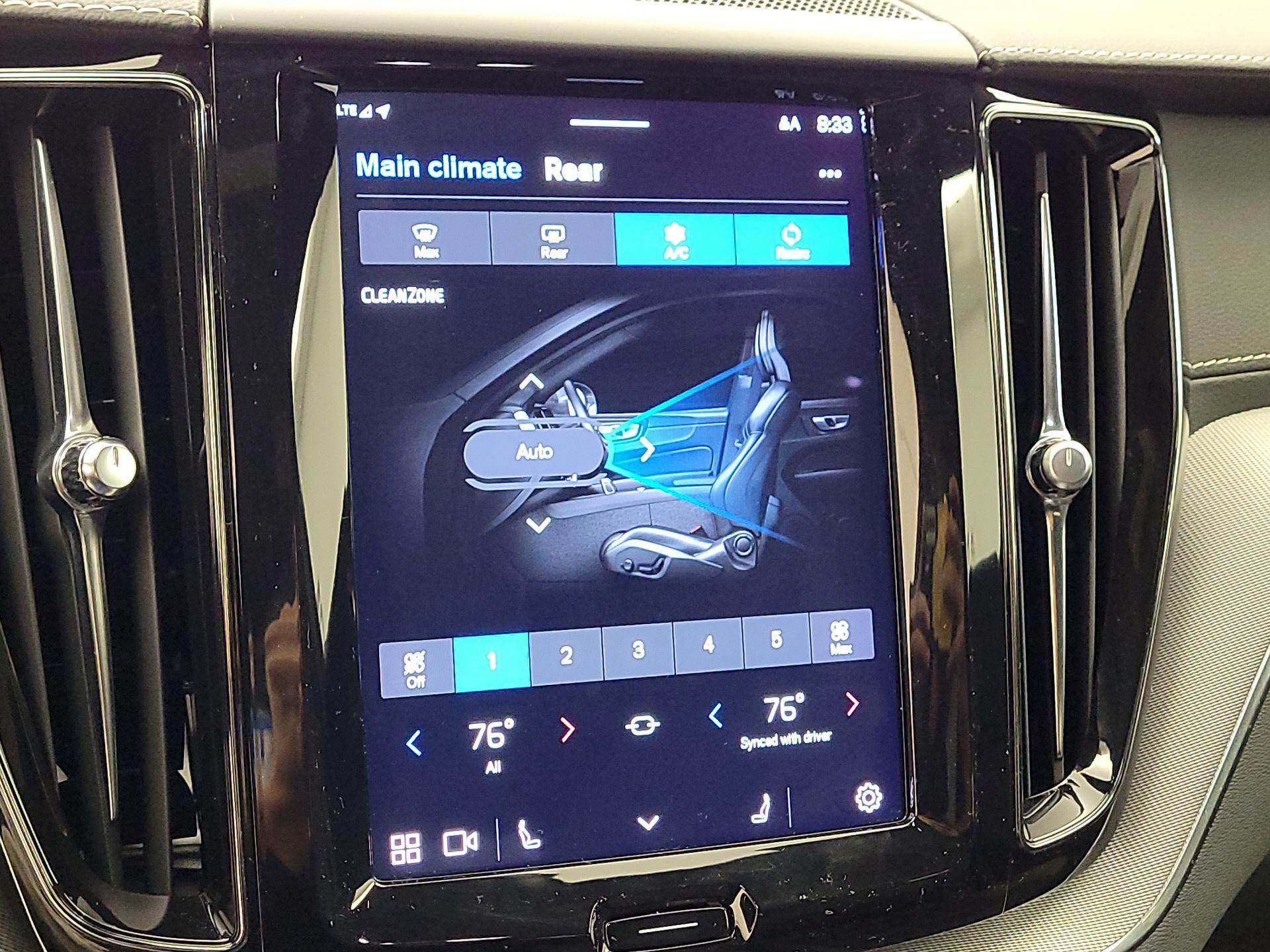 Thumbnail: 2022 Volvo XC60 - 16