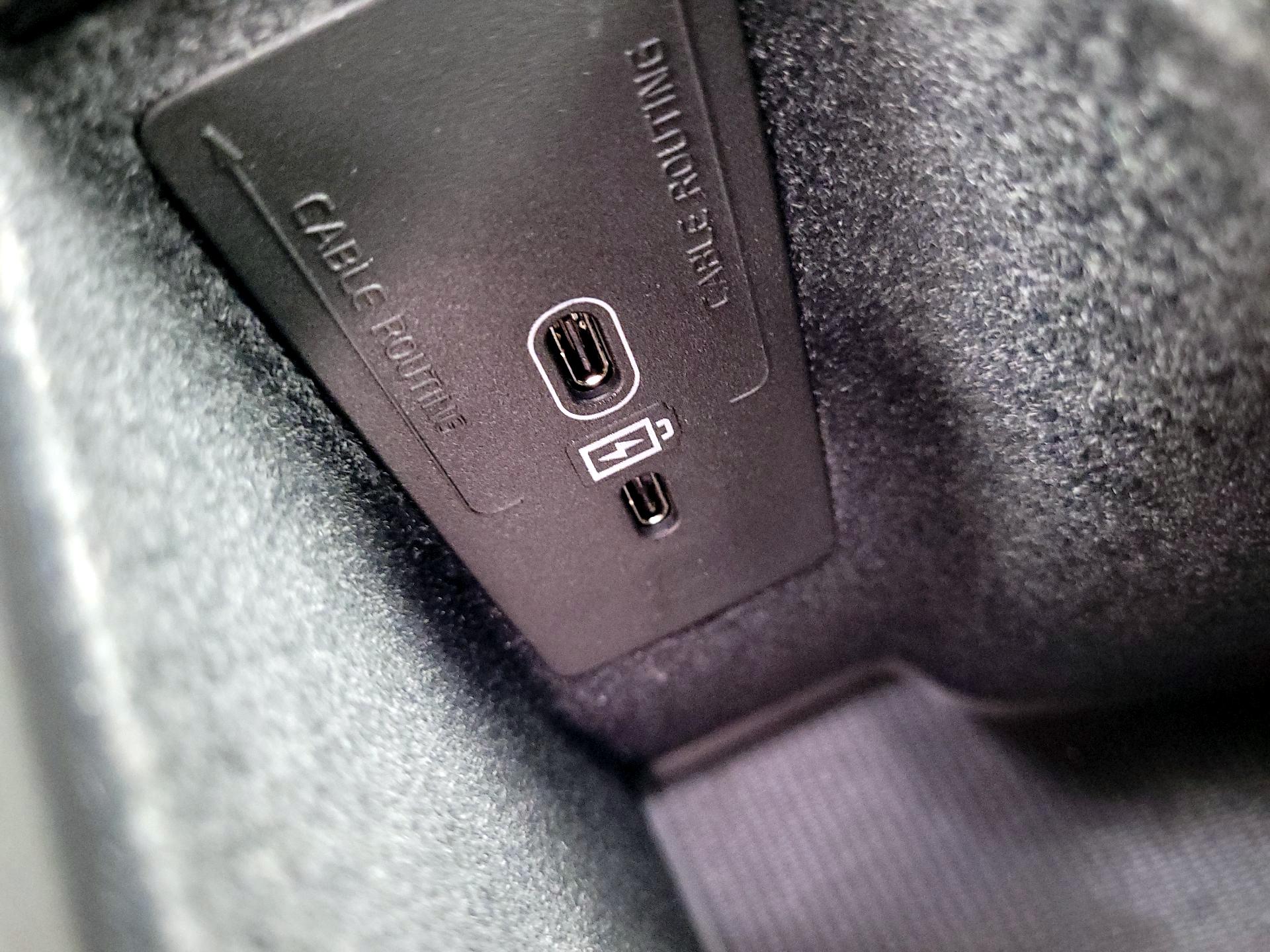 Thumbnail: 2022 Volvo XC60 - 18