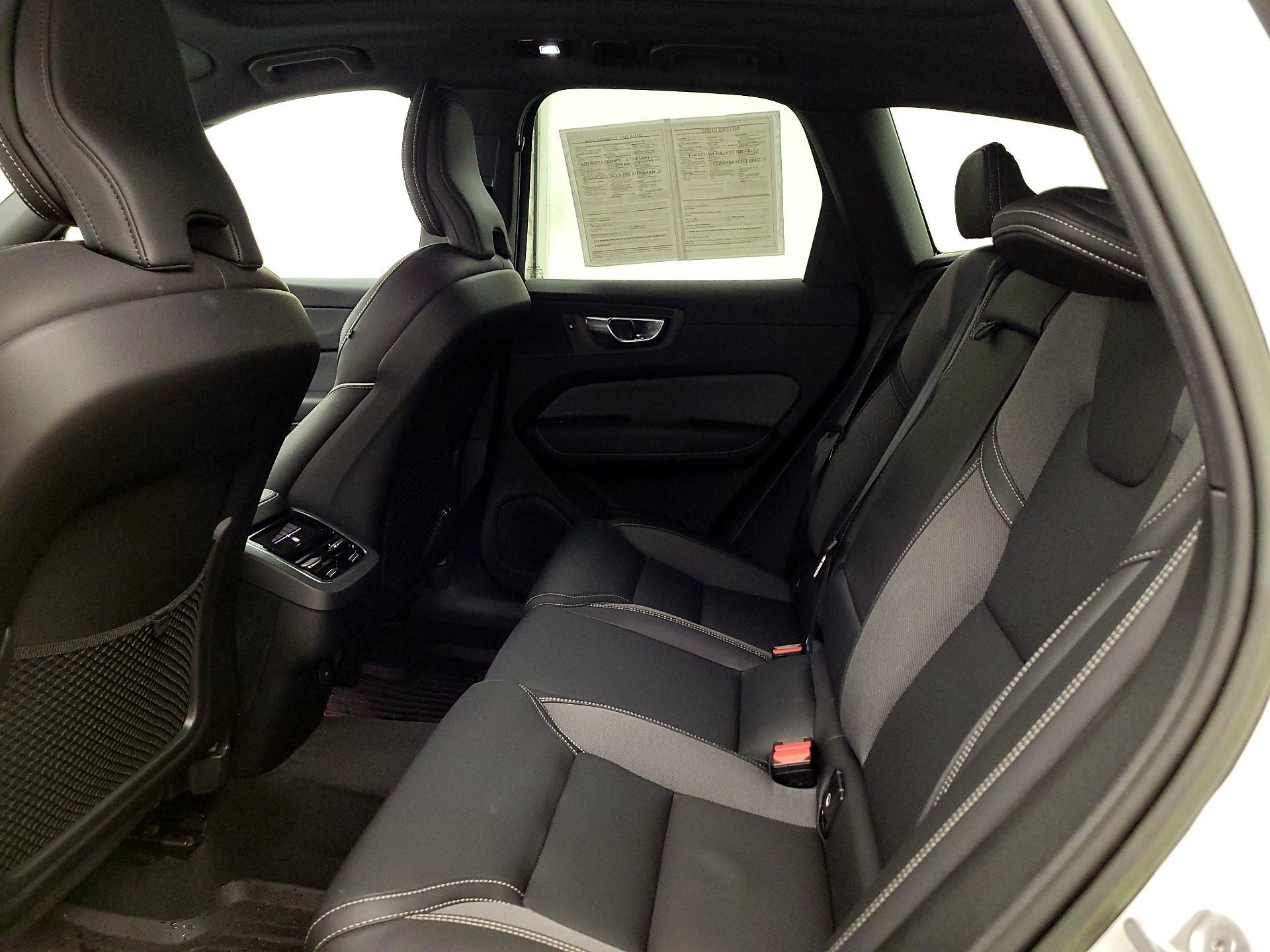 Thumbnail: 2022 Volvo XC60 - 19