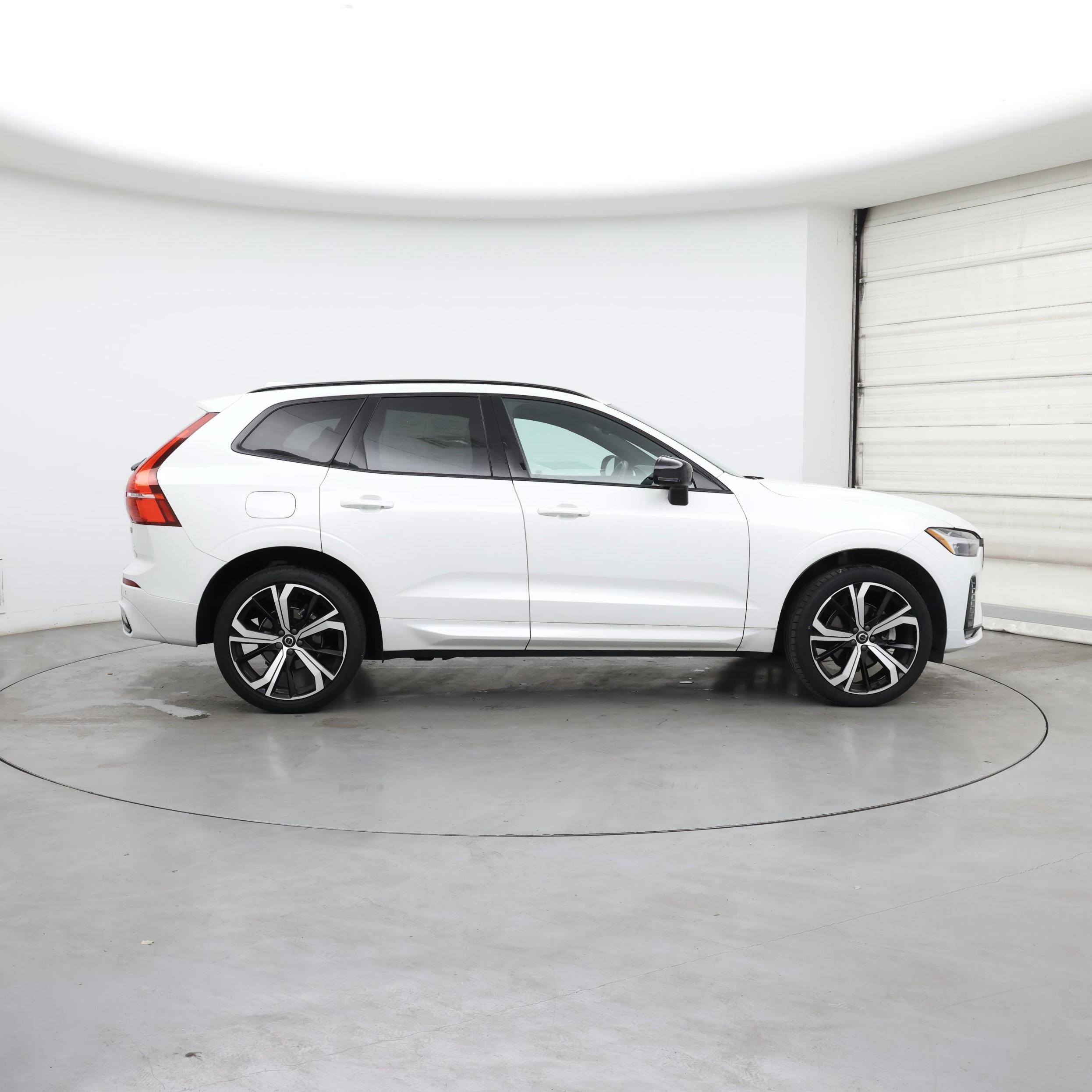 Thumbnail: 2022 Volvo XC60 - 7