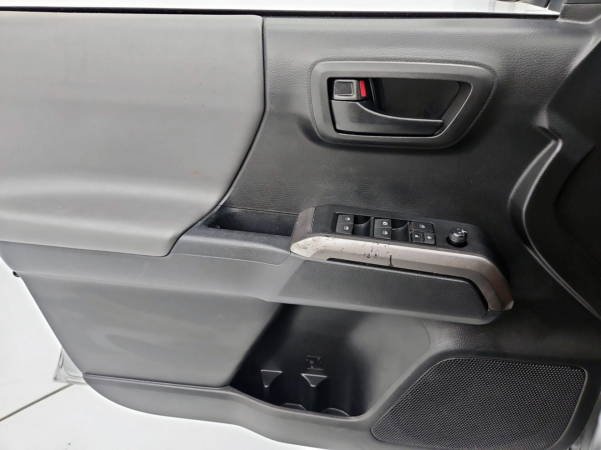 Thumbnail: 2022 Toyota Tacoma - 12