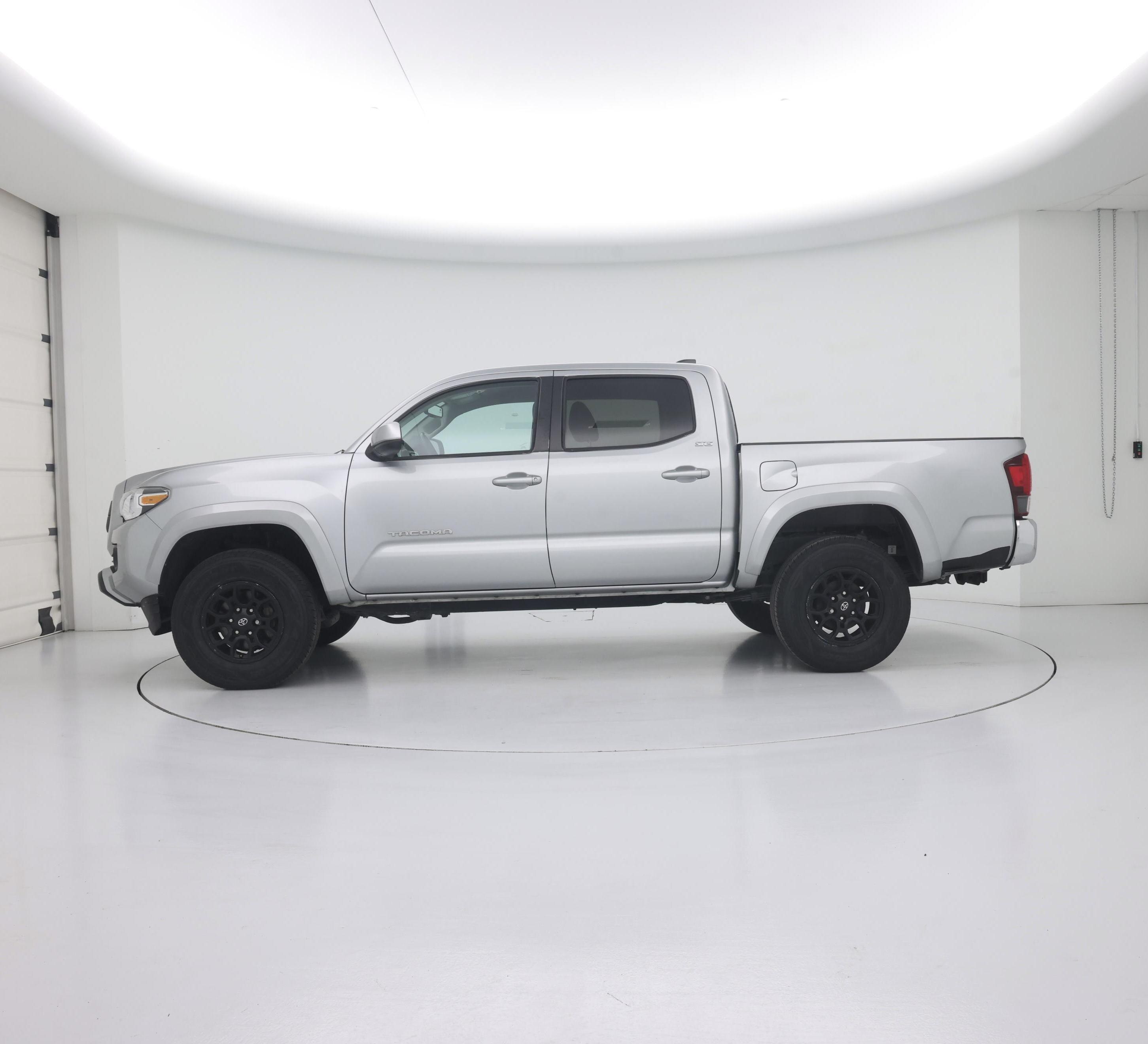 Thumbnail: 2022 Toyota Tacoma - 3