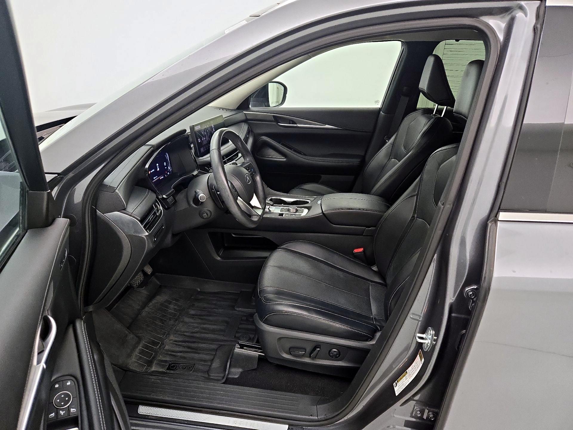 Thumbnail: 2023 INFINITI QX60 - 11