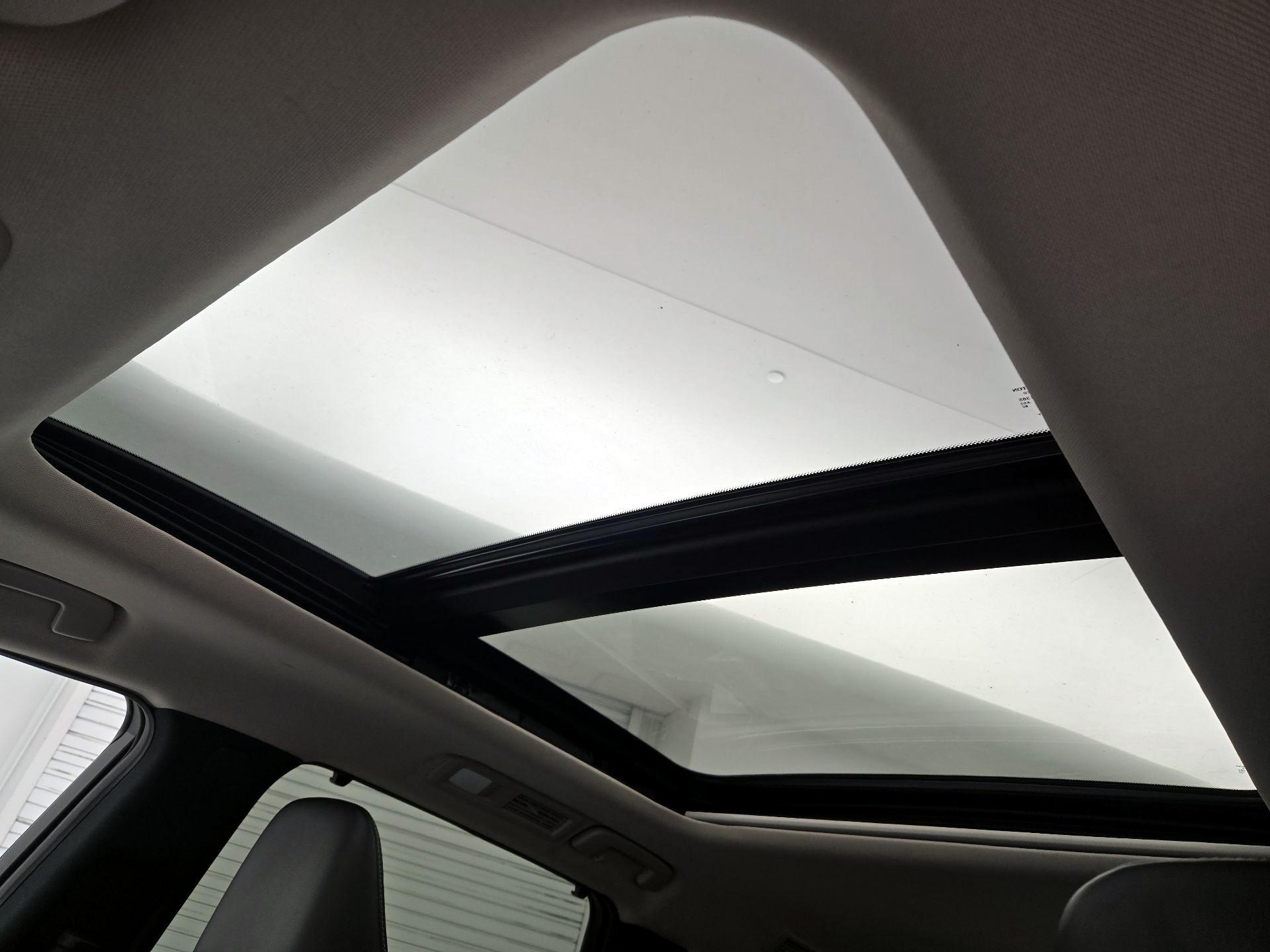 Thumbnail: 2023 INFINITI QX60 - 20