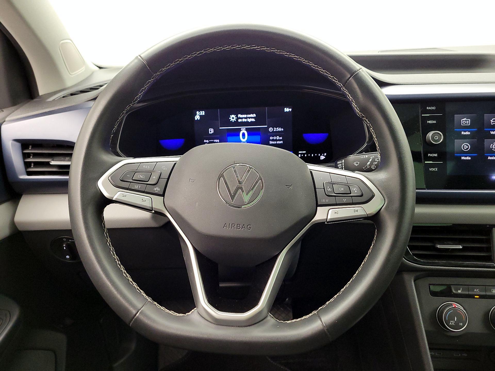 Thumbnail: 2022 Volkswagen Taos - 10