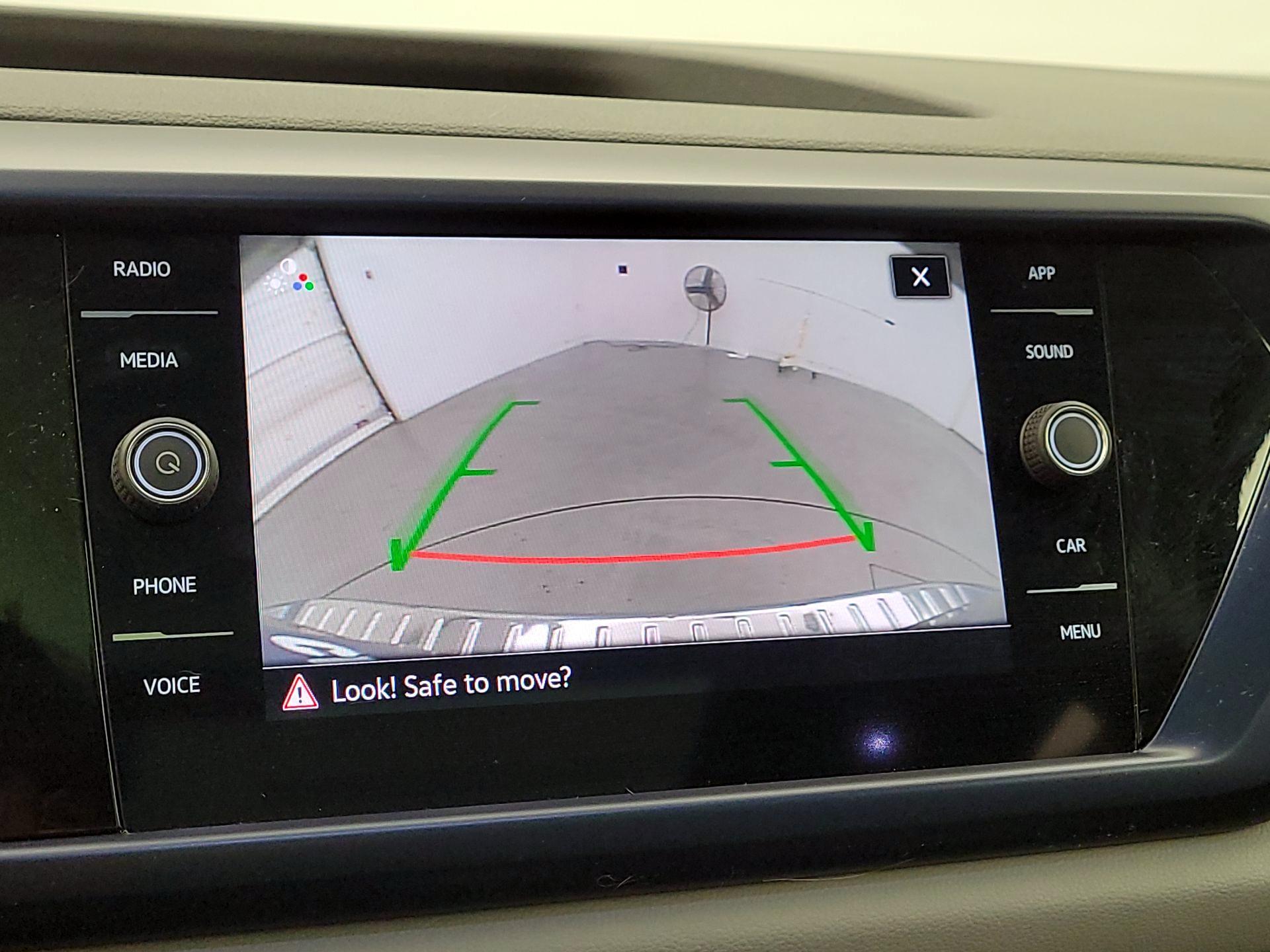 Thumbnail: 2022 Volkswagen Taos - 14