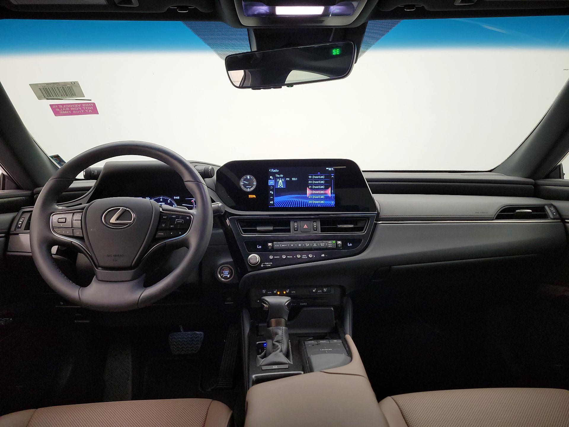 Thumbnail: 2022 Lexus ES - 9