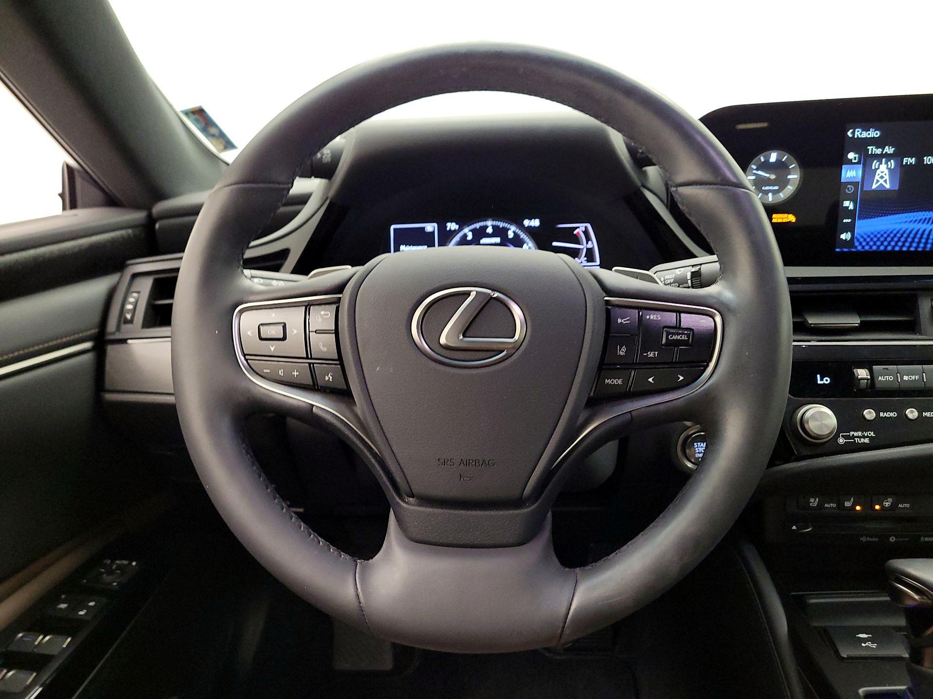 Thumbnail: 2022 Lexus ES - 10