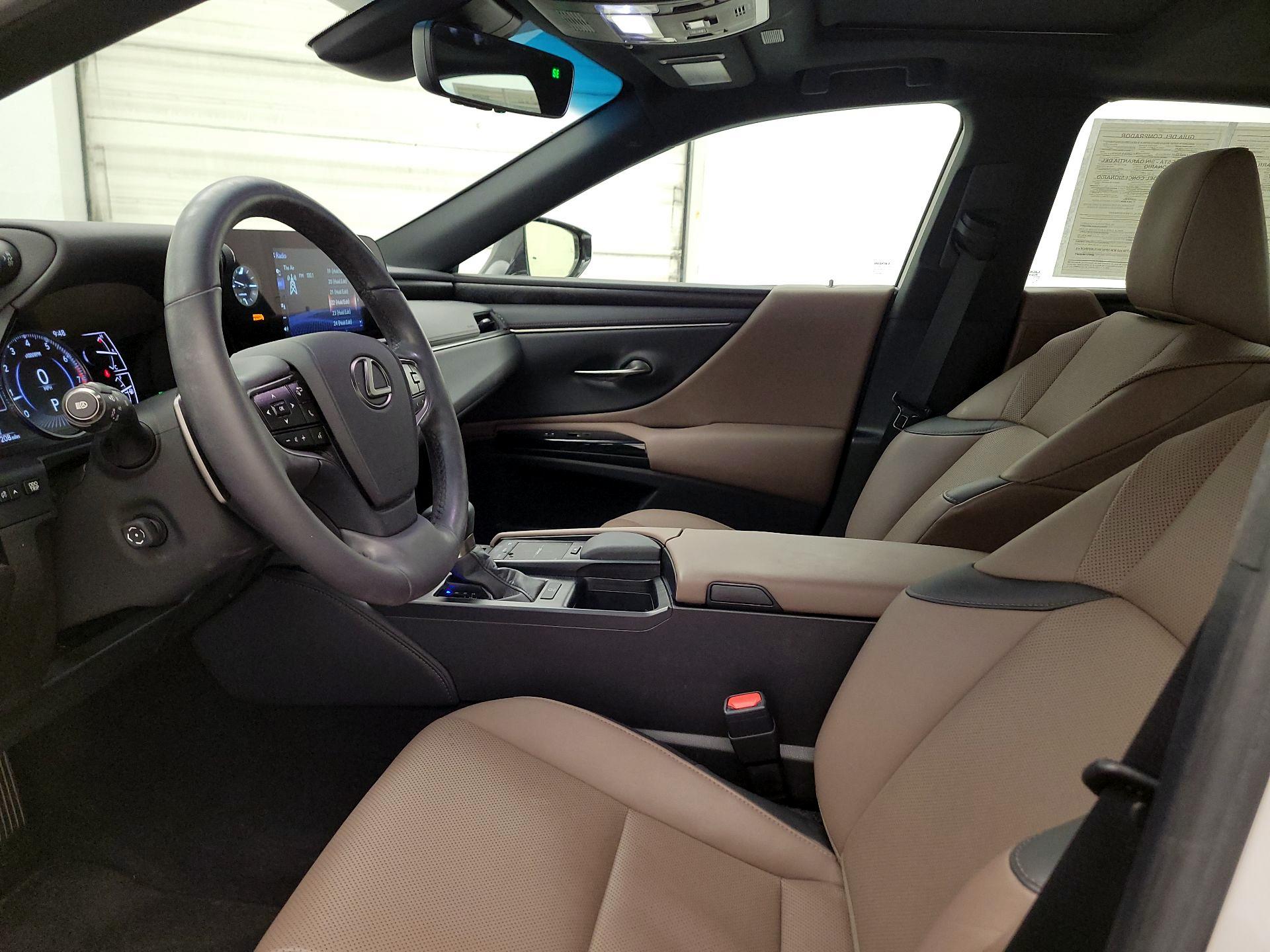 Thumbnail: 2022 Lexus ES - 11