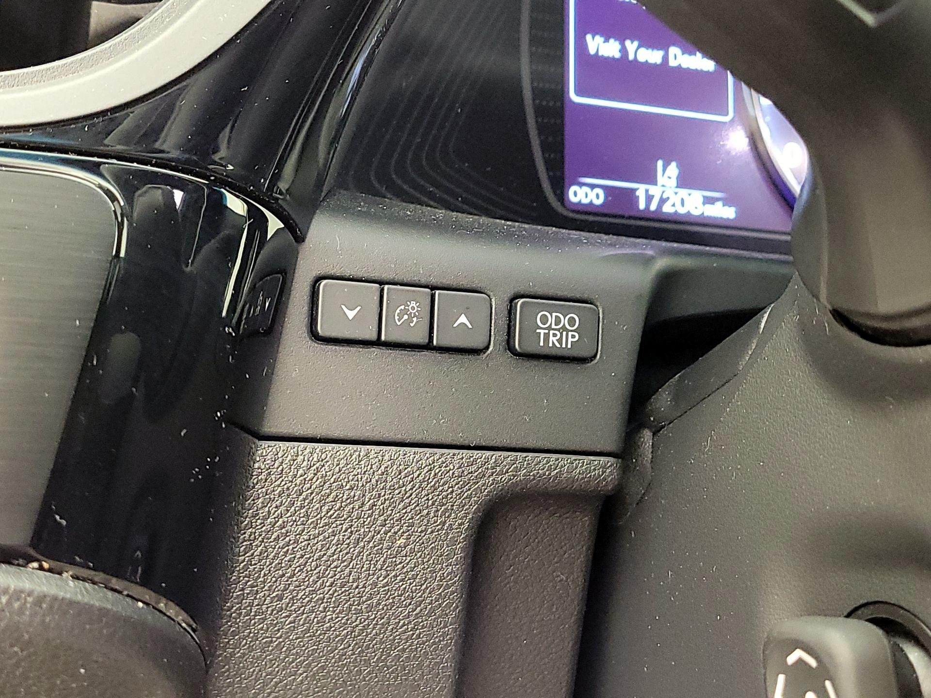 Thumbnail: 2022 Lexus ES - 13