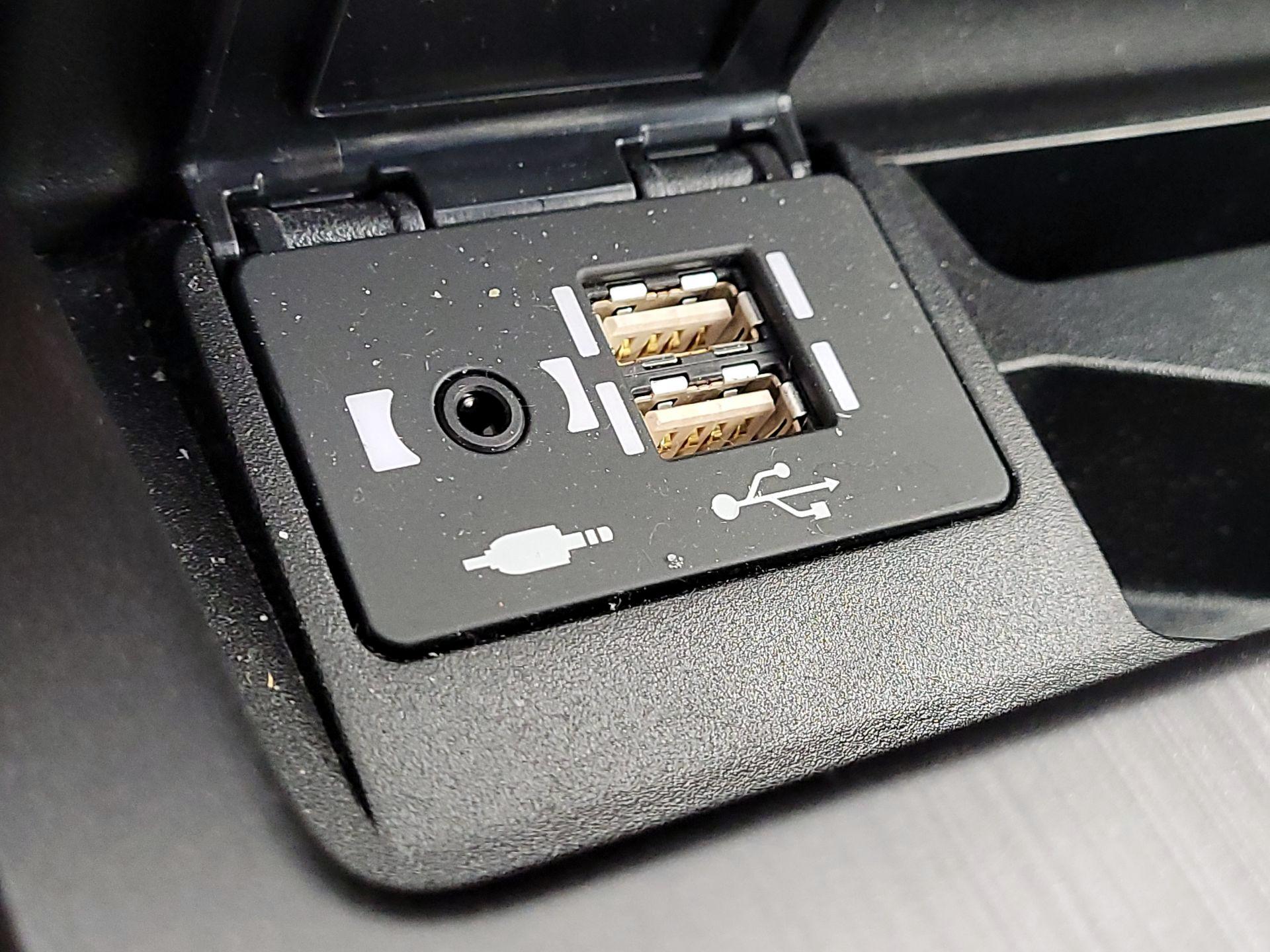 Thumbnail: 2022 Lexus ES - 18