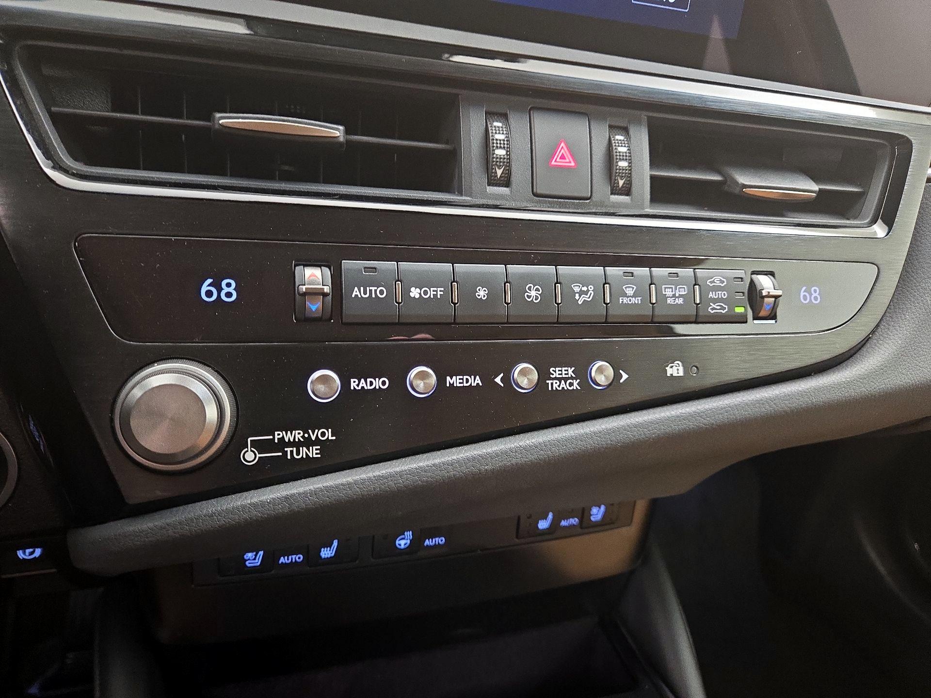 Thumbnail: 2024 Lexus ES - 16