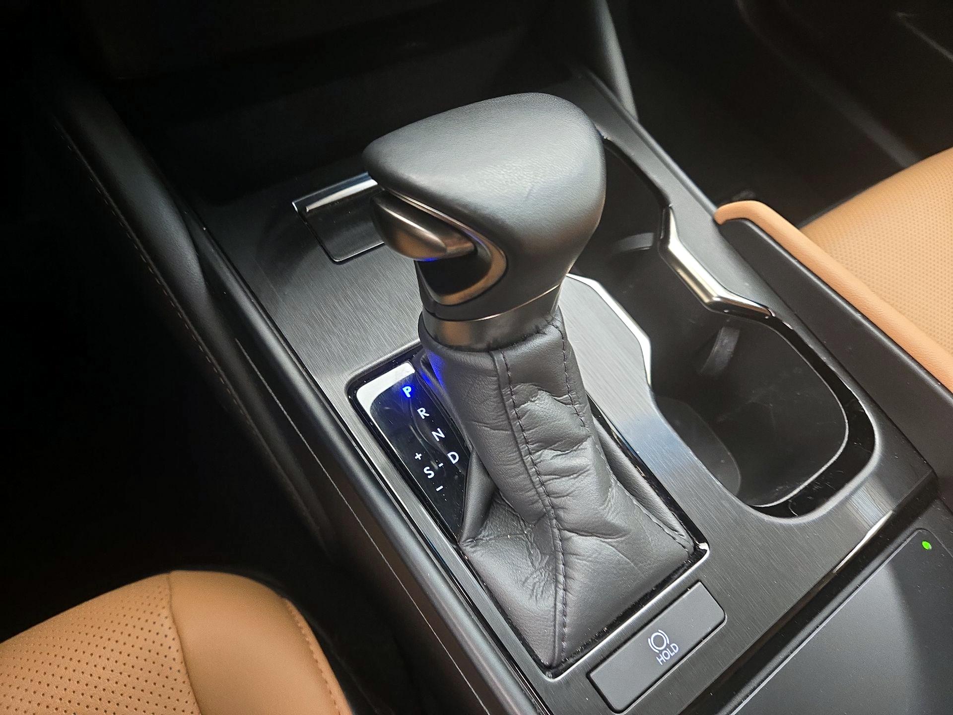 Thumbnail: 2024 Lexus ES - 17