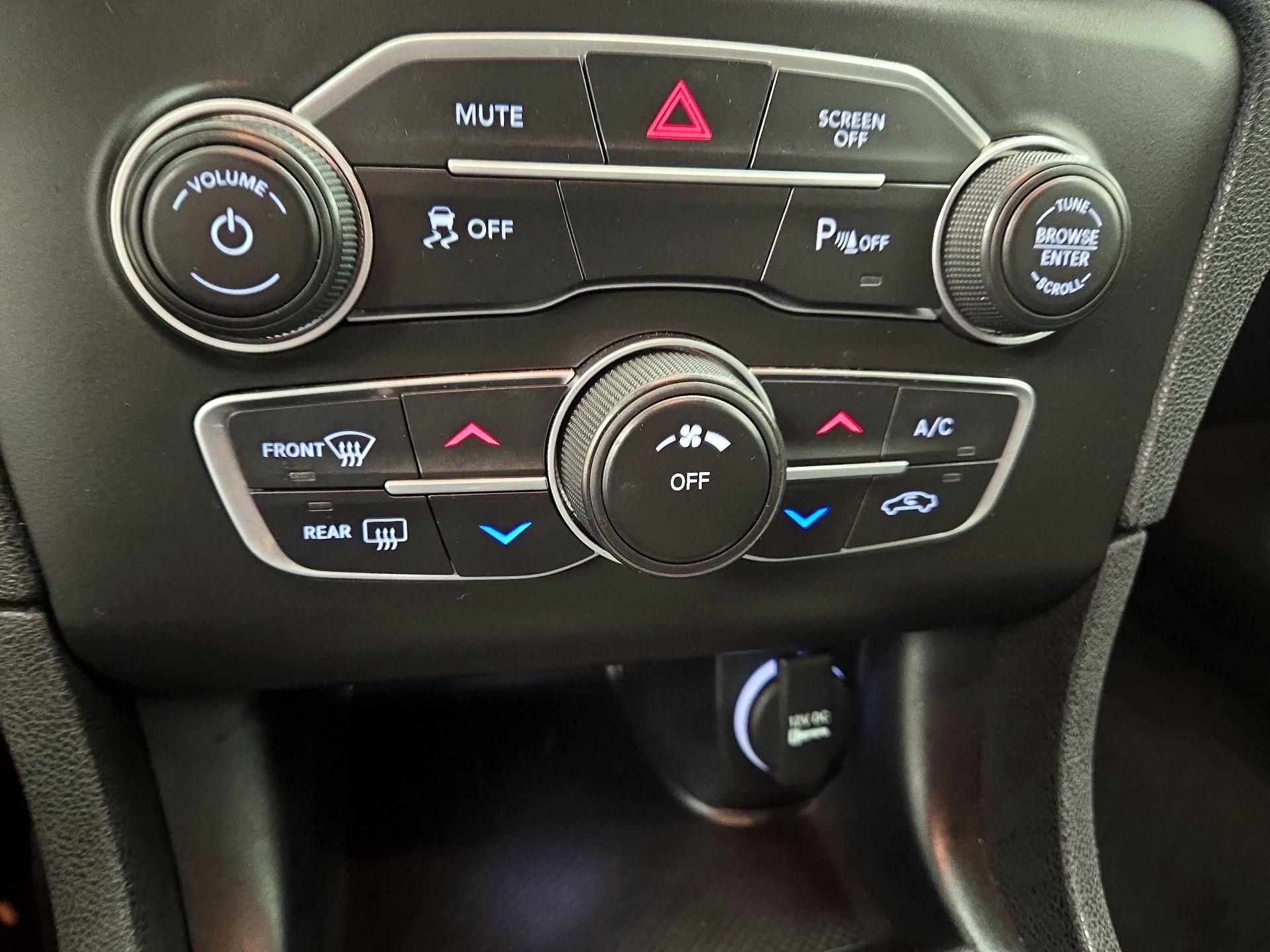 Thumbnail: 2022 Dodge Charger - 16