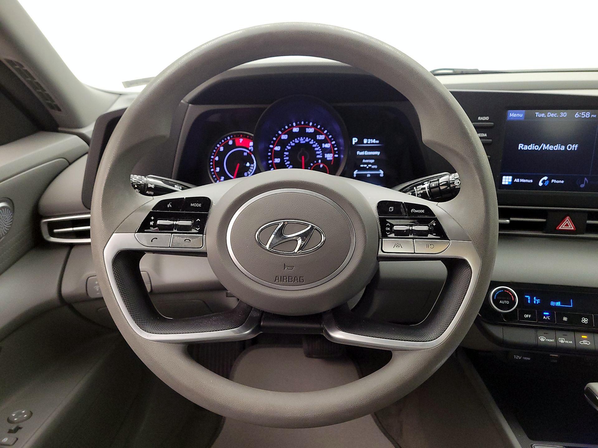 Thumbnail: 2023 Hyundai Elantra - 10