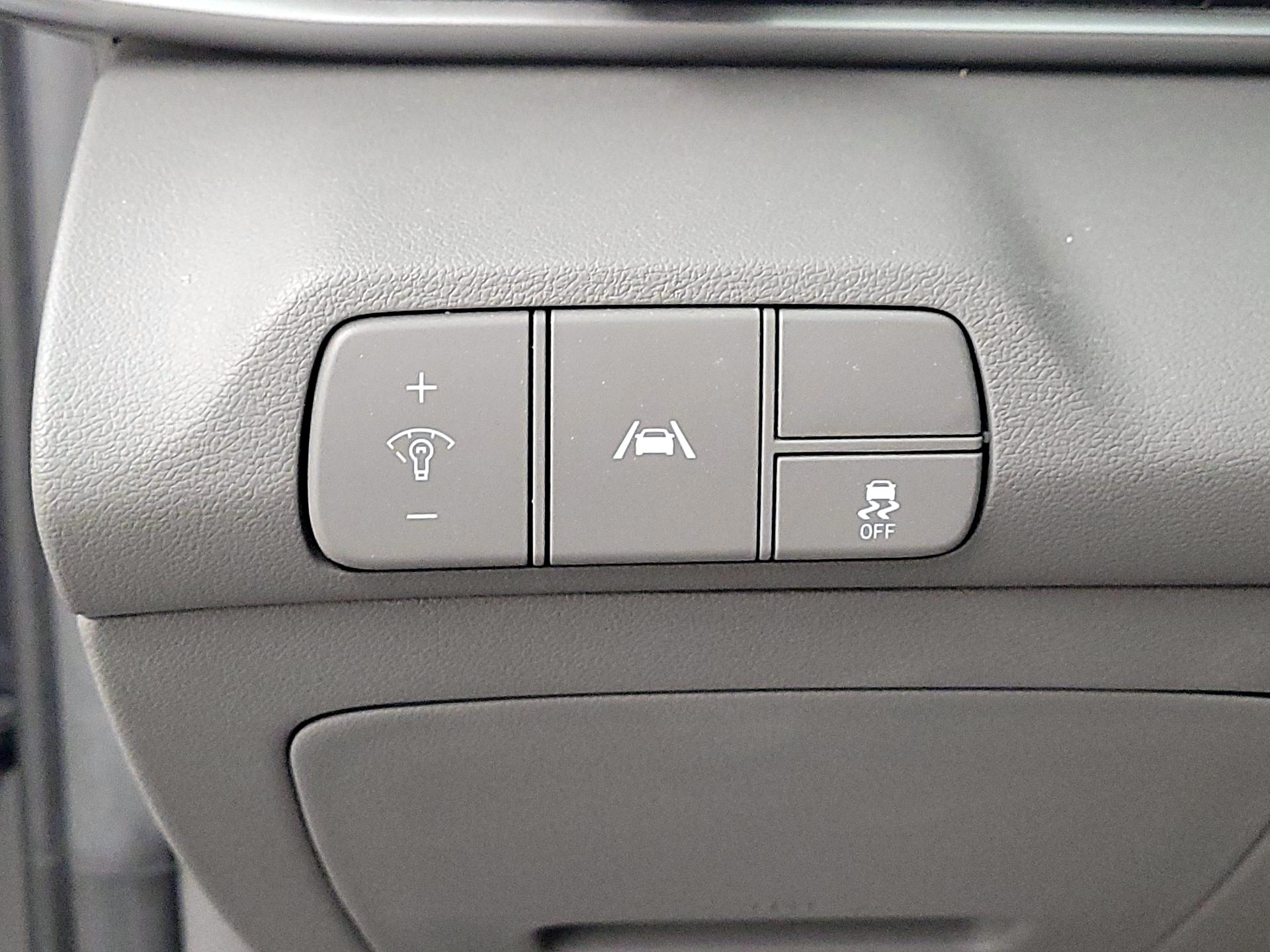 Thumbnail: 2023 Hyundai Elantra - 13