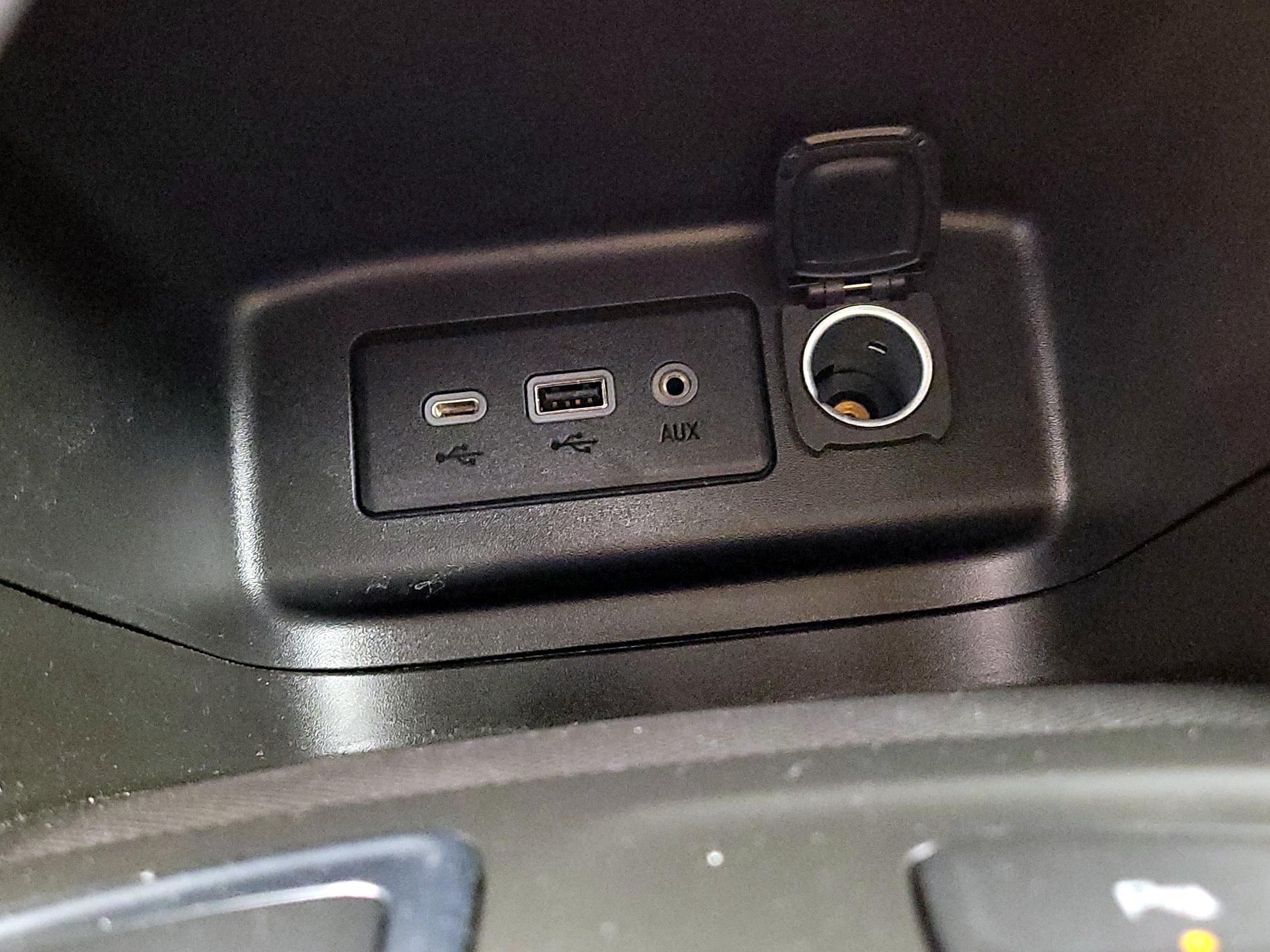 Thumbnail: 2023 Chevrolet Equinox - 18