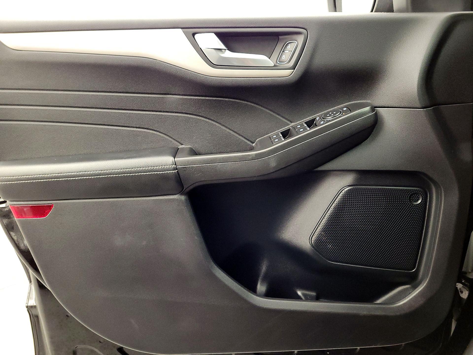 Thumbnail: 2021 Ford Escape - 12