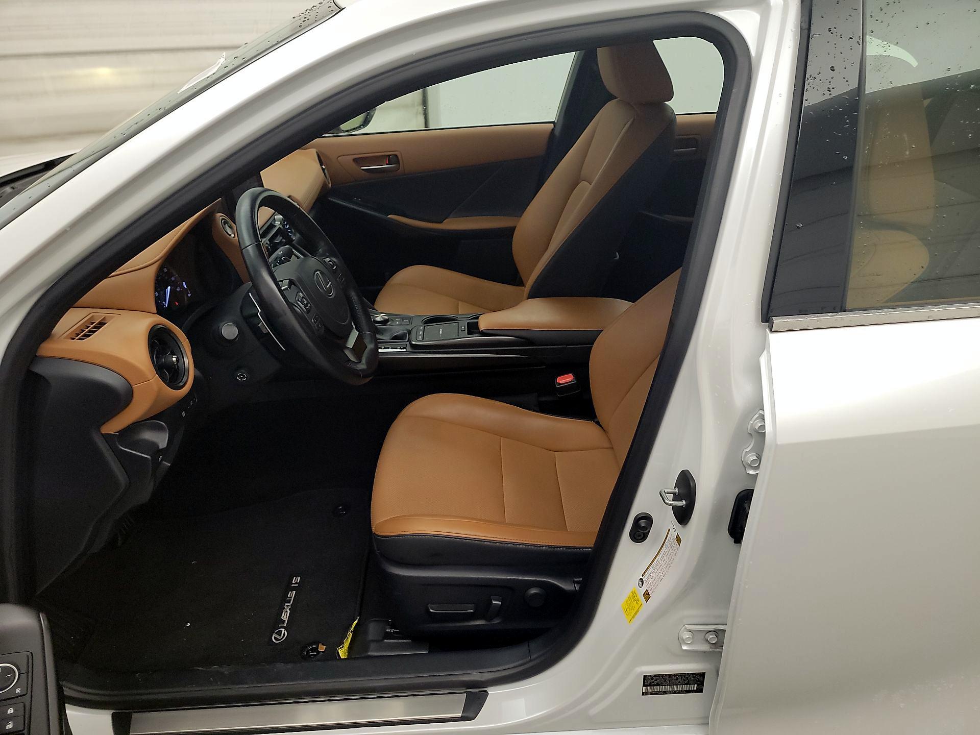 Thumbnail: 2023 Lexus IS - 11