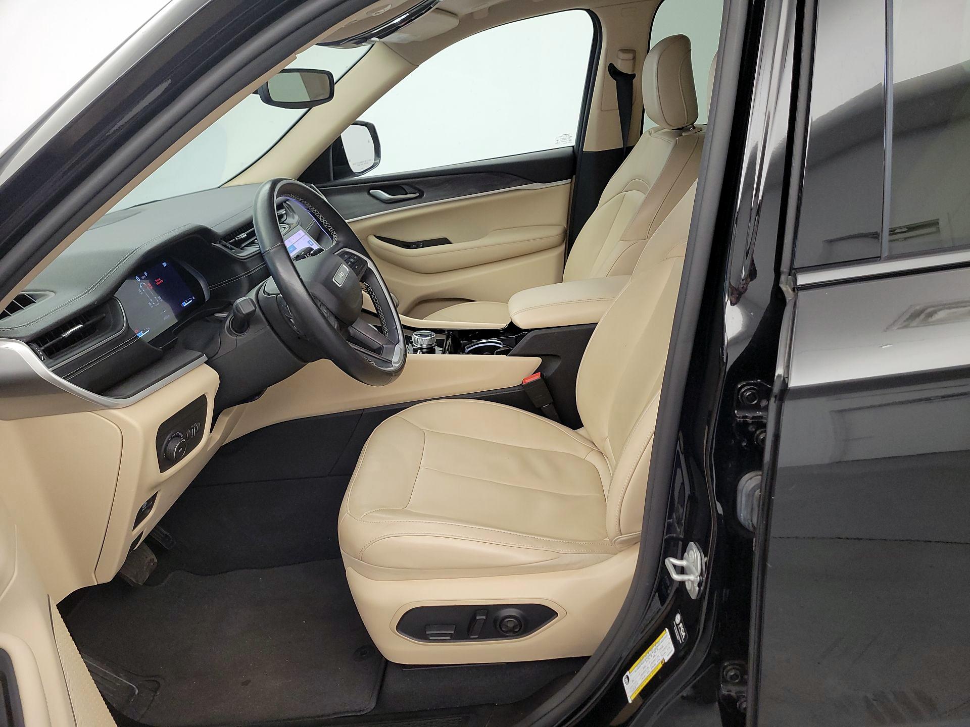 Thumbnail: 2022 Jeep Grand Cherokee - 11