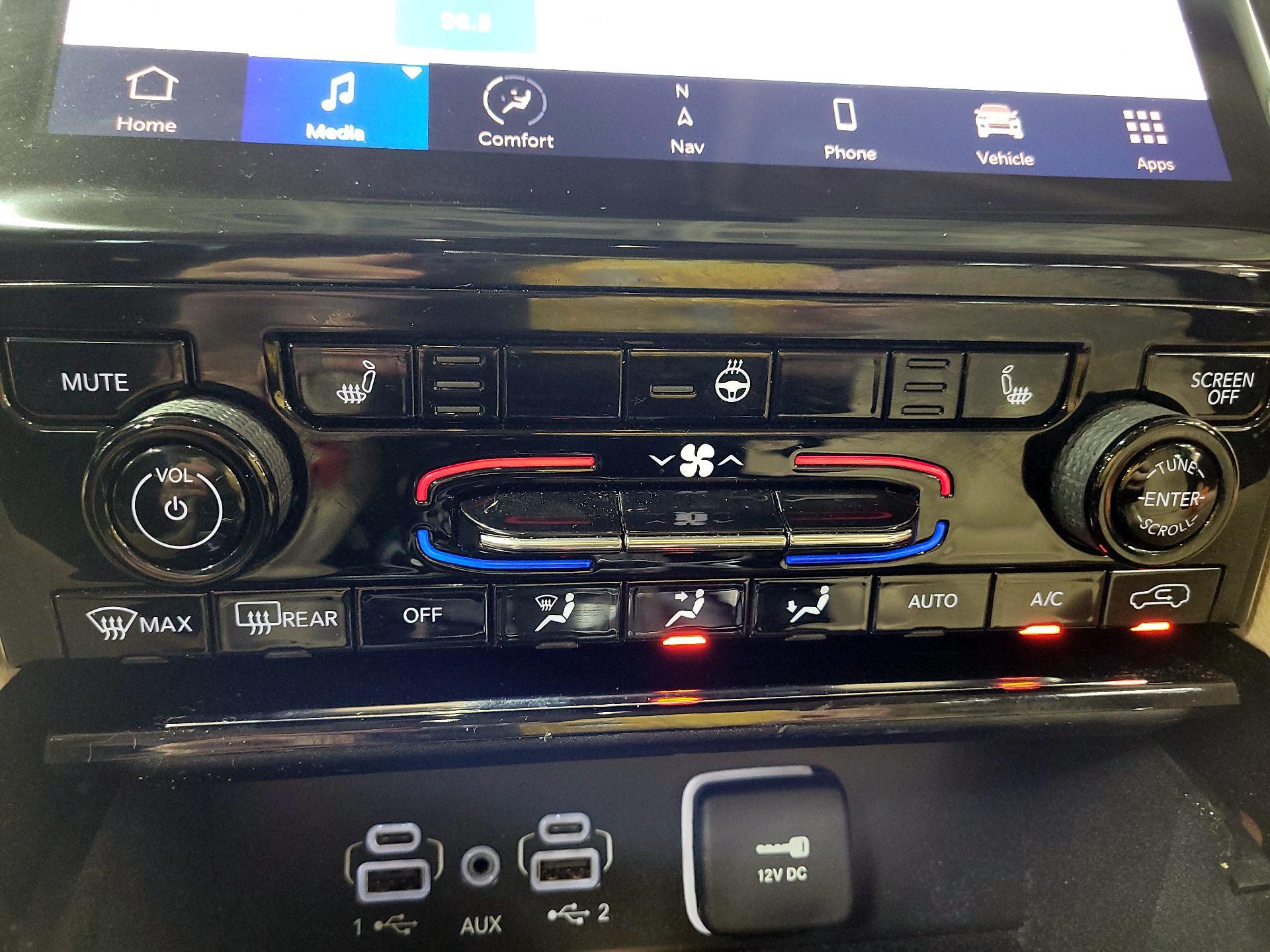 Thumbnail: 2022 Jeep Grand Cherokee - 14