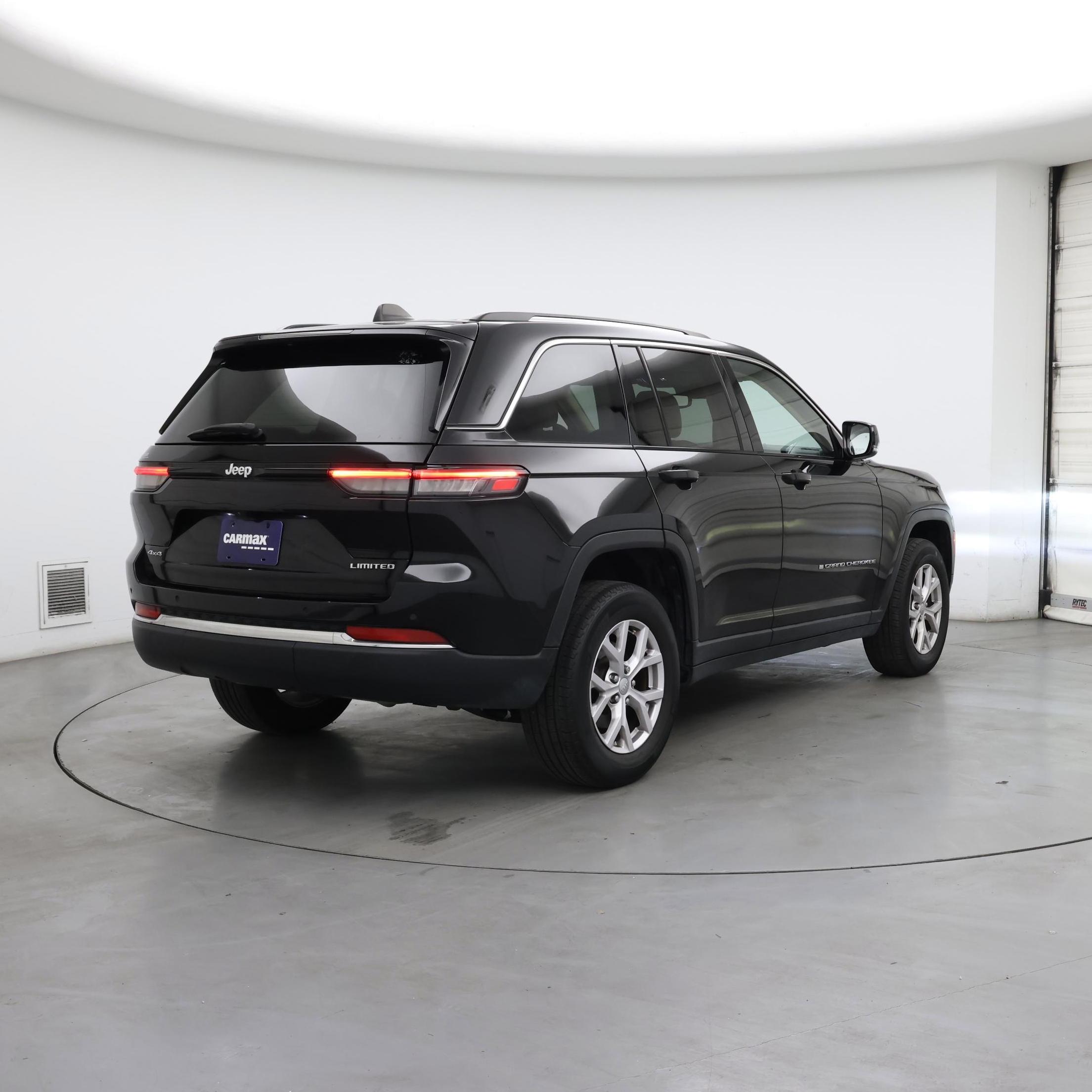 Thumbnail: 2022 Jeep Grand Cherokee - 8