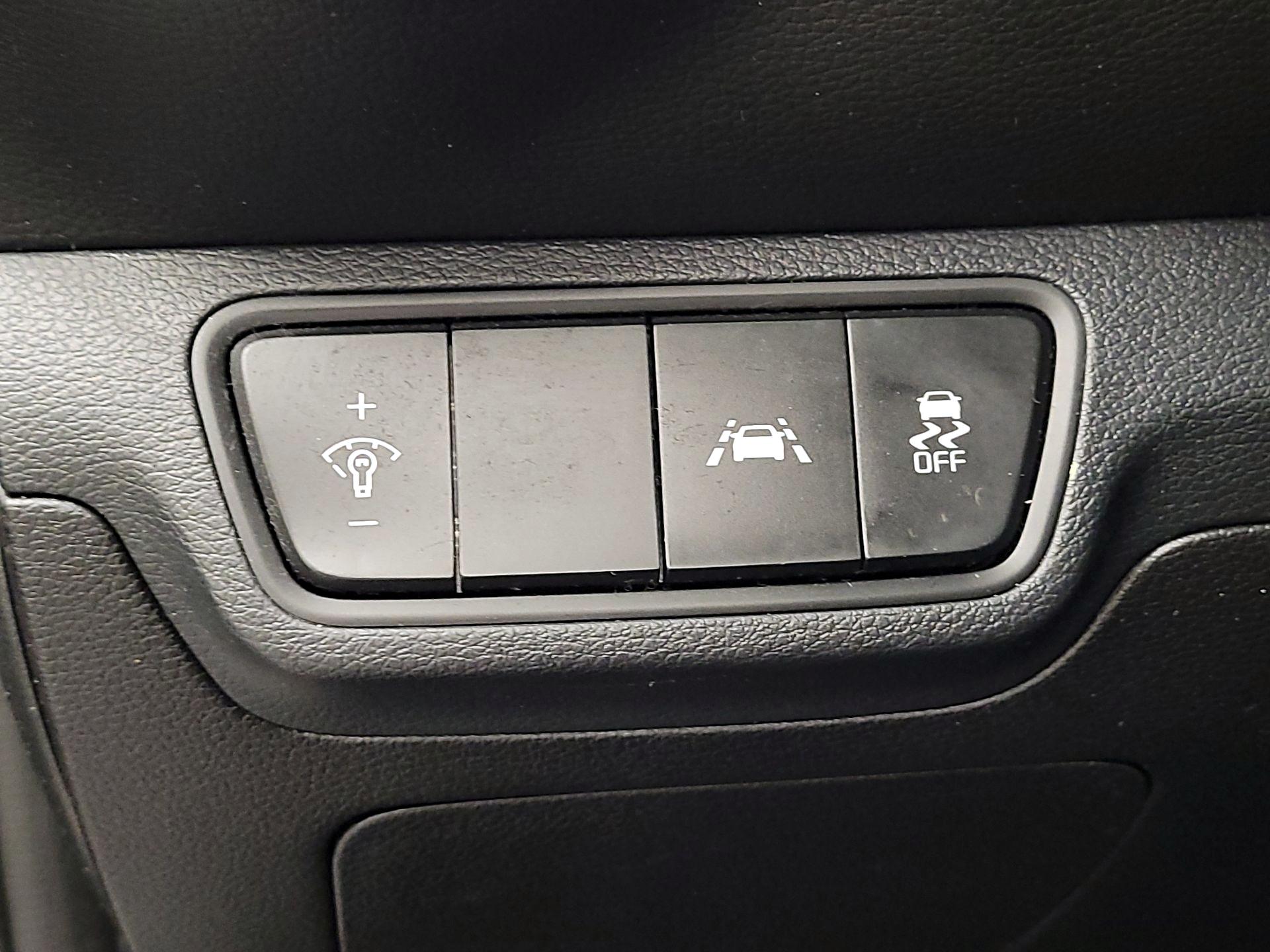 Thumbnail: 2020 Kia Forte - 13