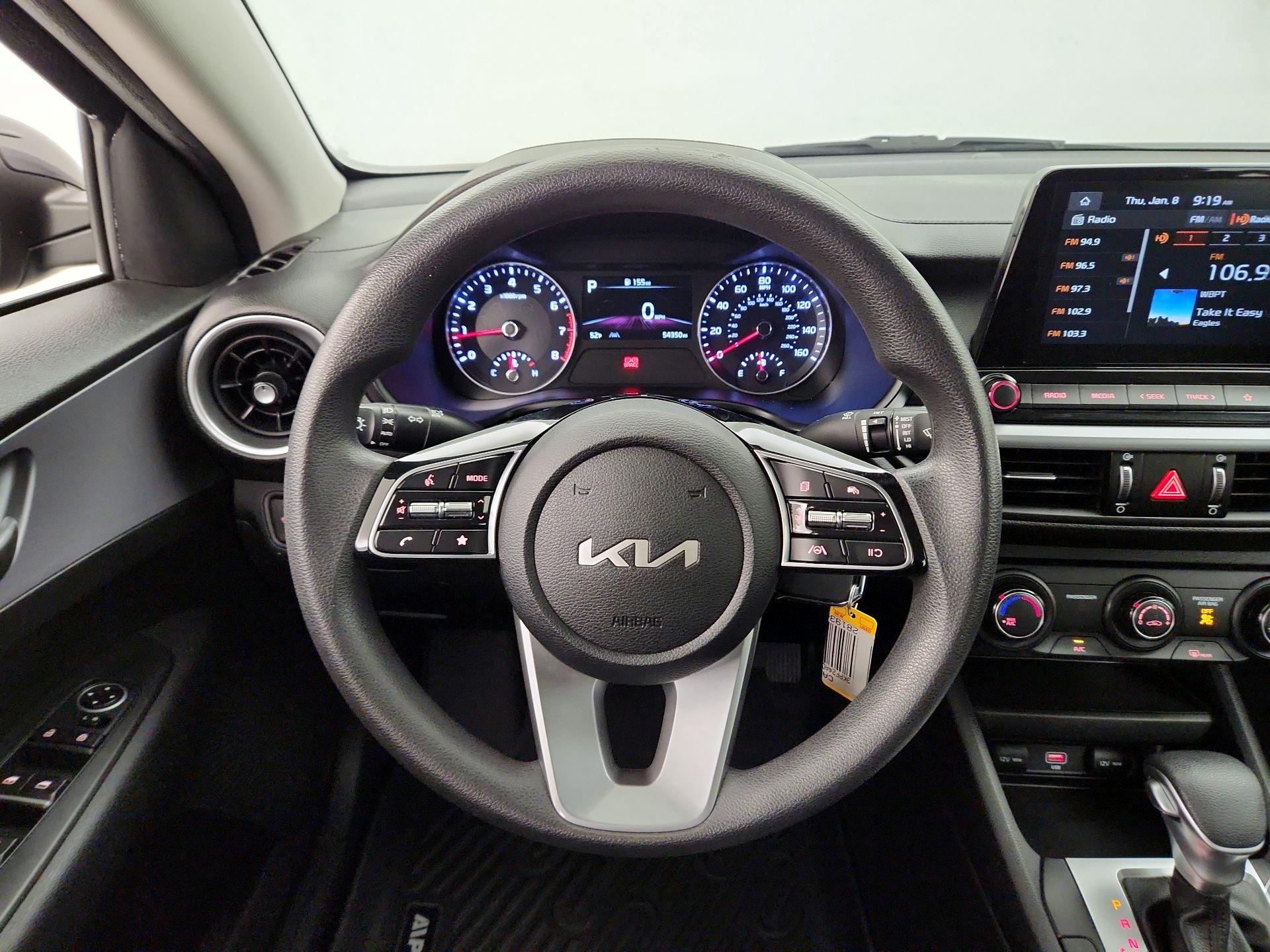 Thumbnail: 2022 Kia Forte - 9