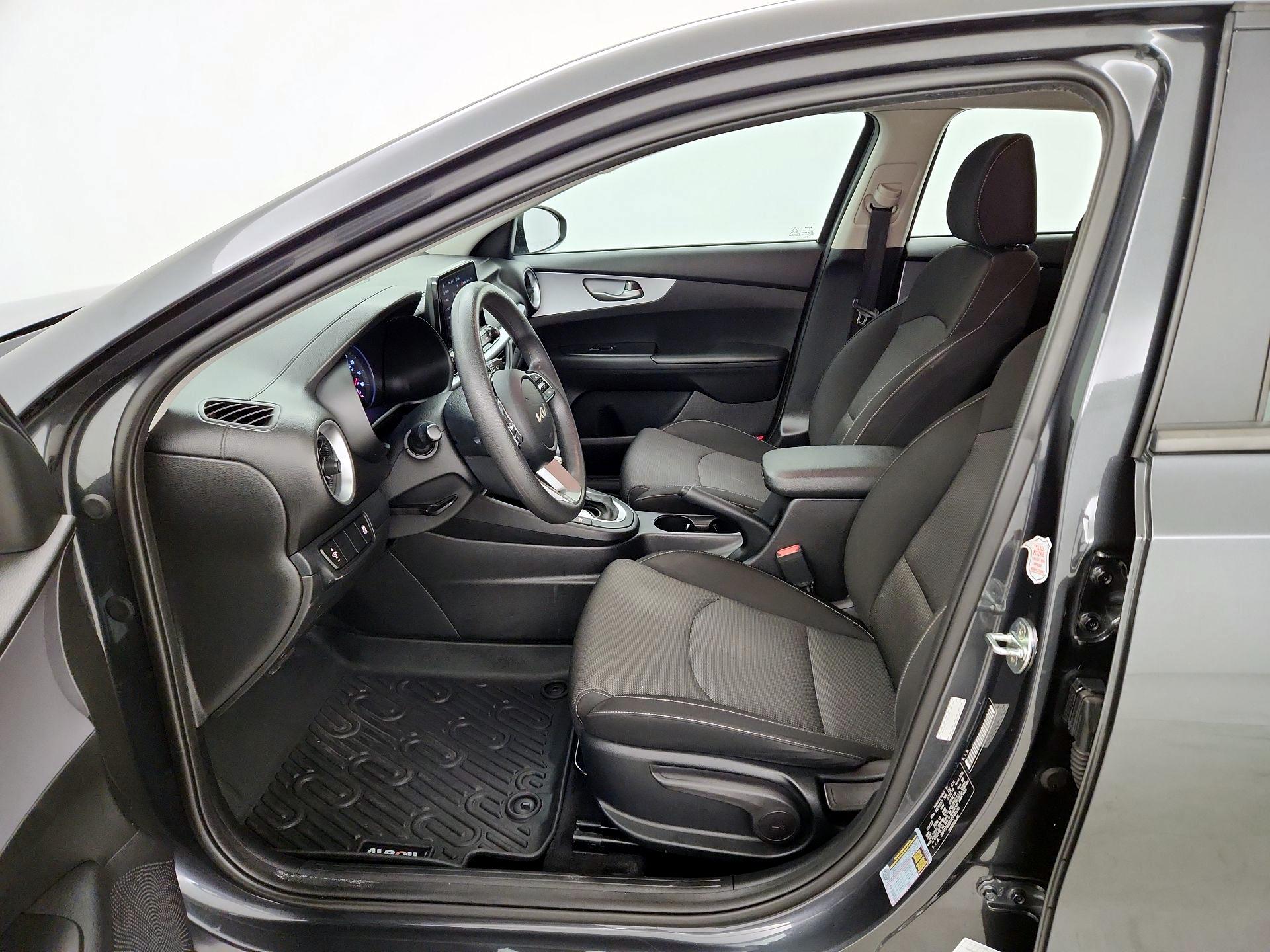 Thumbnail: 2022 Kia Forte - 19