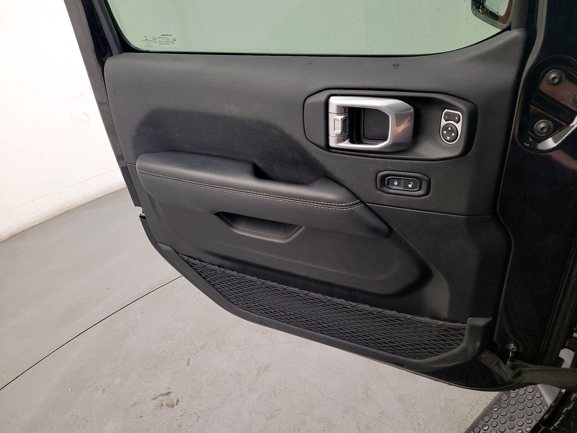 Thumbnail: 2022 Jeep Wrangler - 12