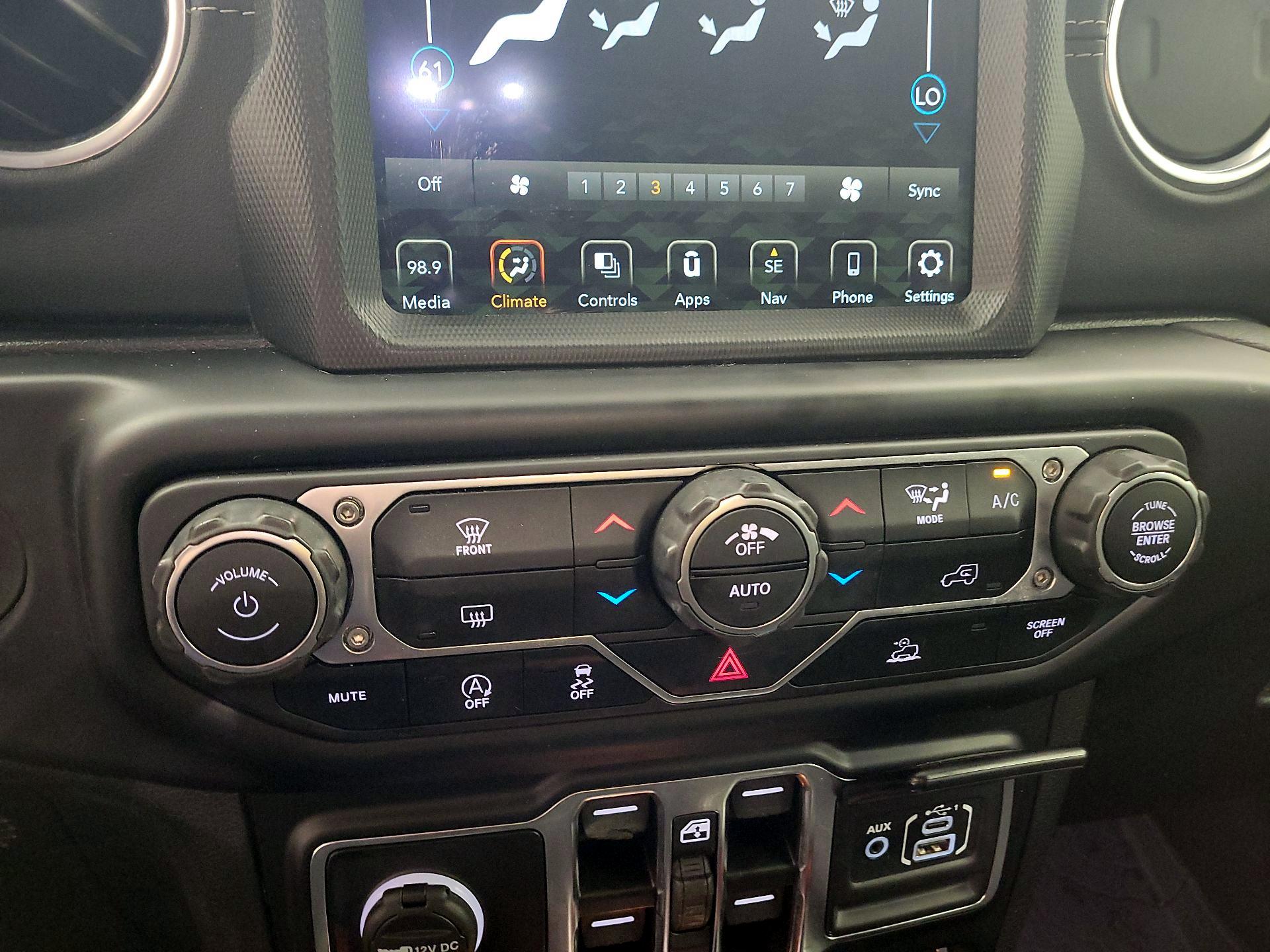 Thumbnail: 2022 Jeep Wrangler - 16