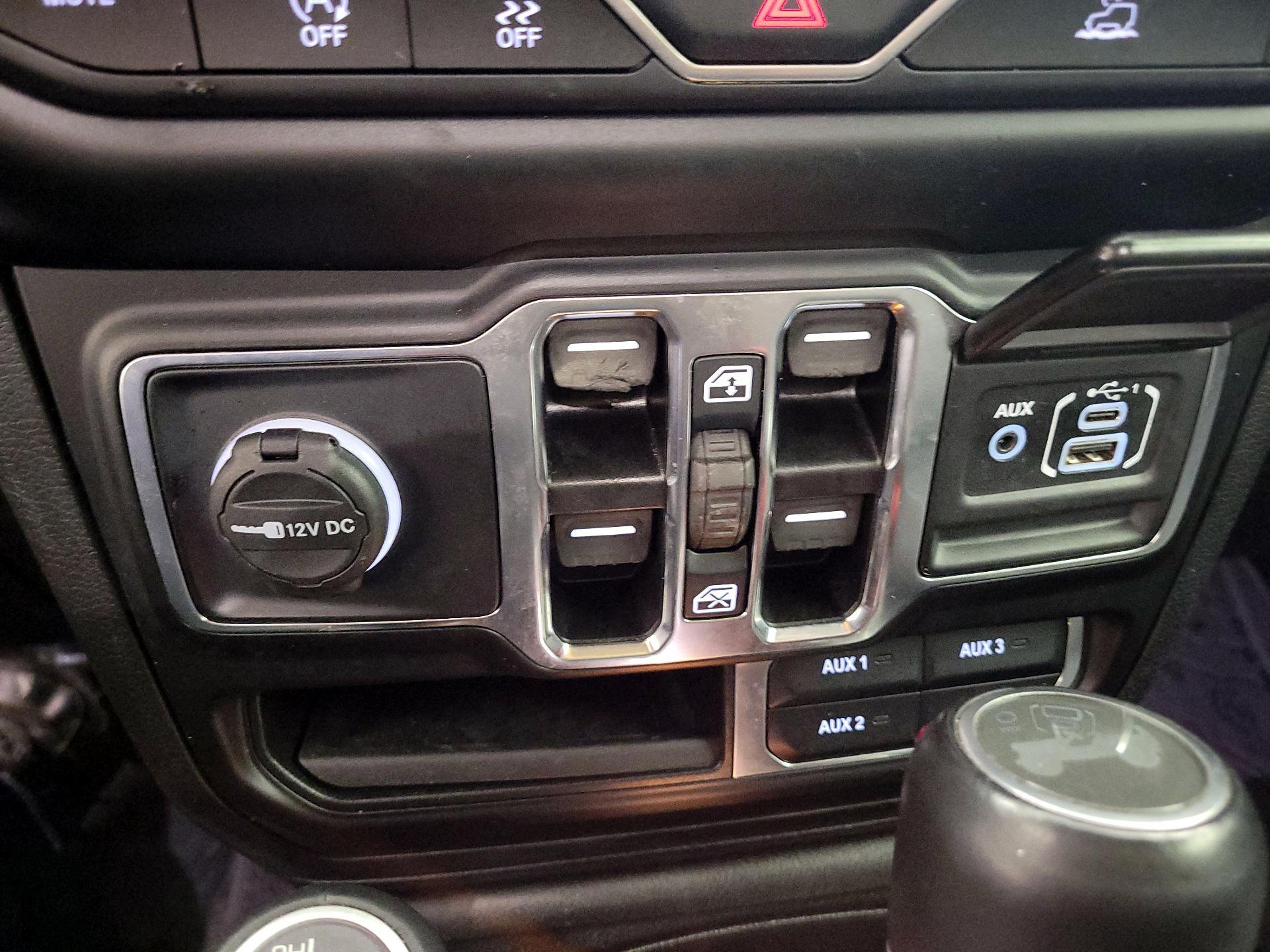 Thumbnail: 2022 Jeep Wrangler - 18