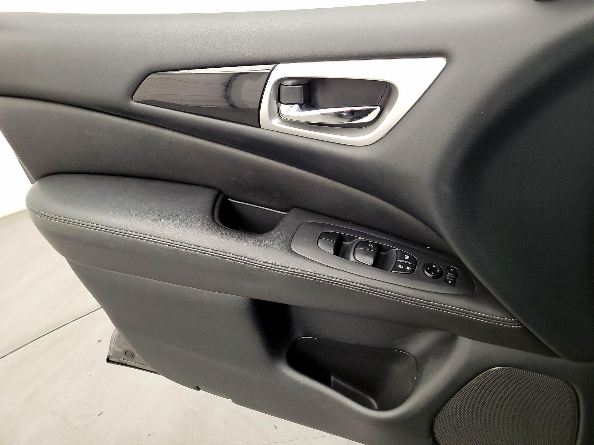 Thumbnail: 2020 Nissan Pathfinder - 12