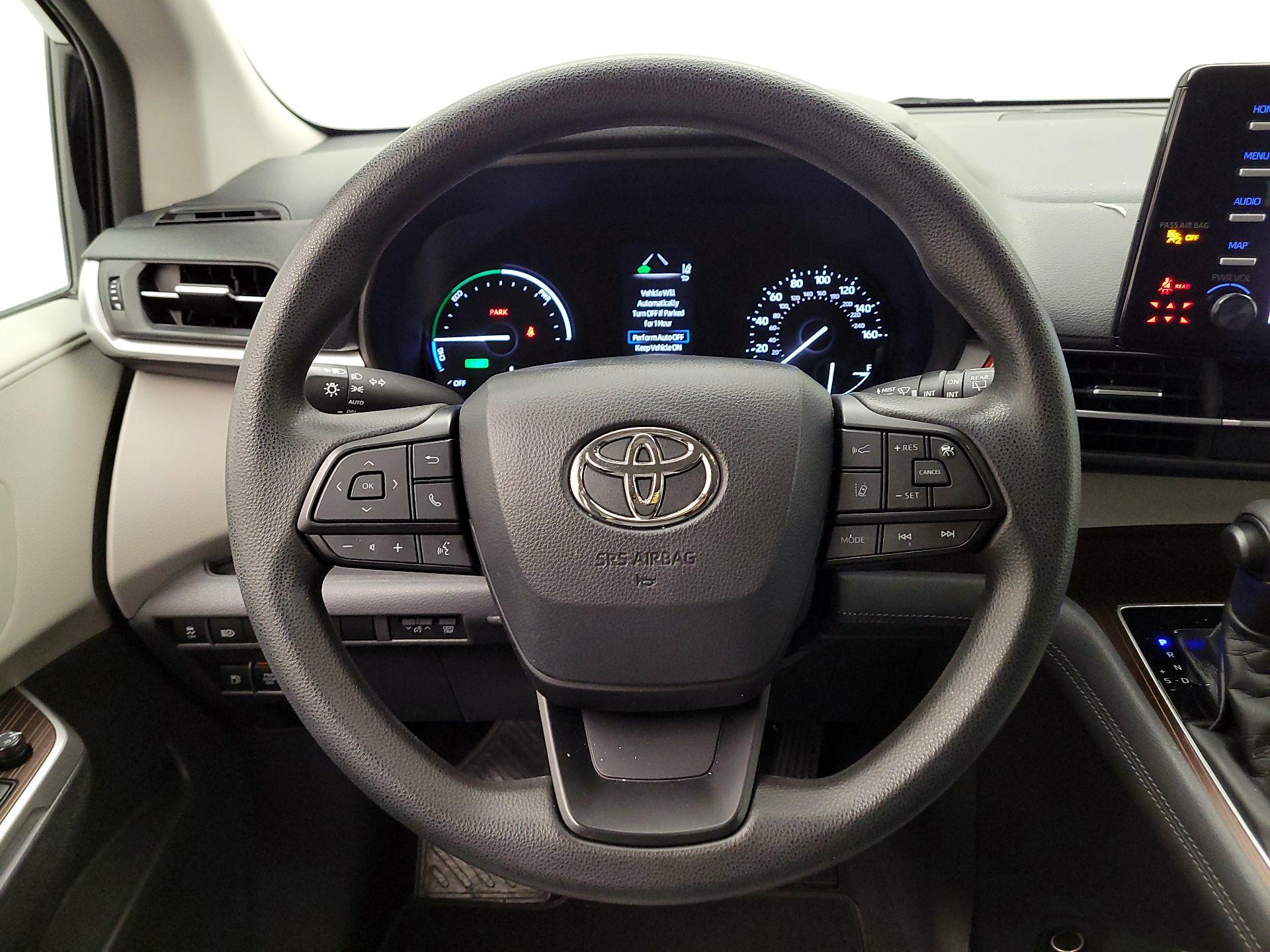 Thumbnail: 2022 Toyota Sienna - 10