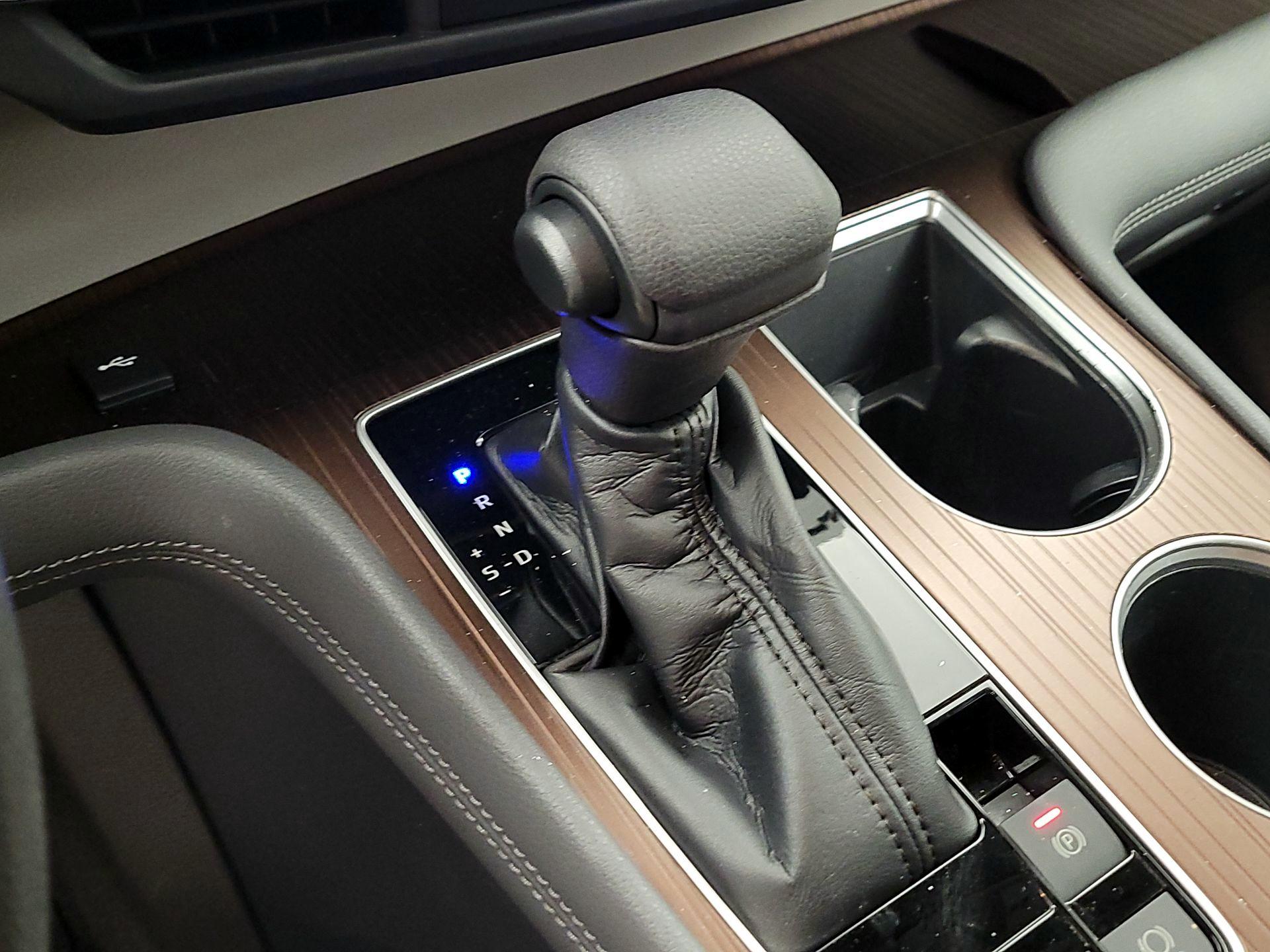 Thumbnail: 2022 Toyota Sienna - 17