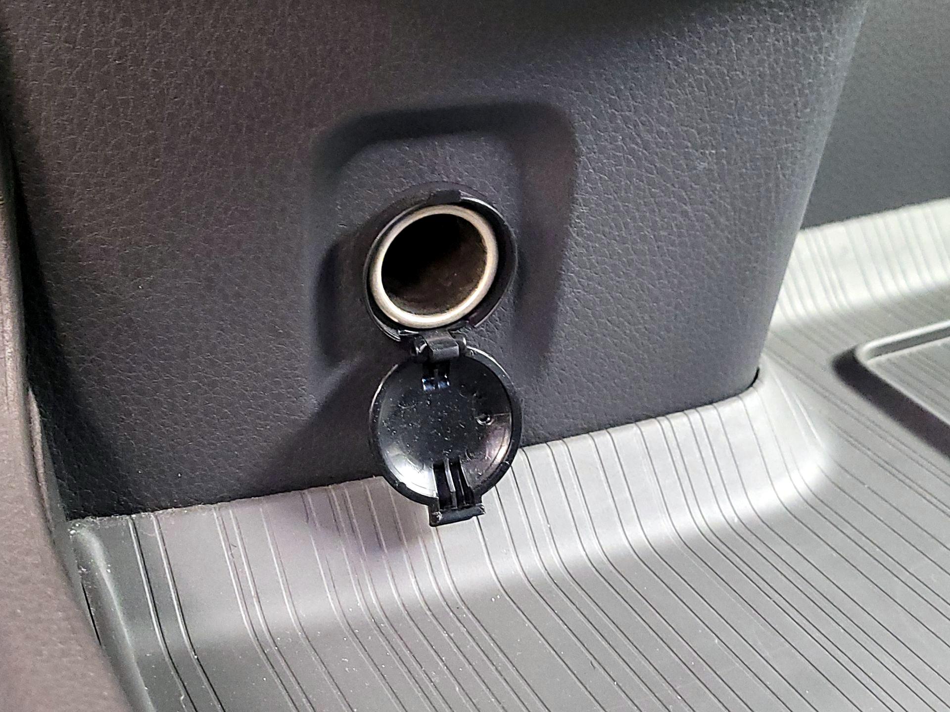 Thumbnail: 2022 Toyota Sienna - 18