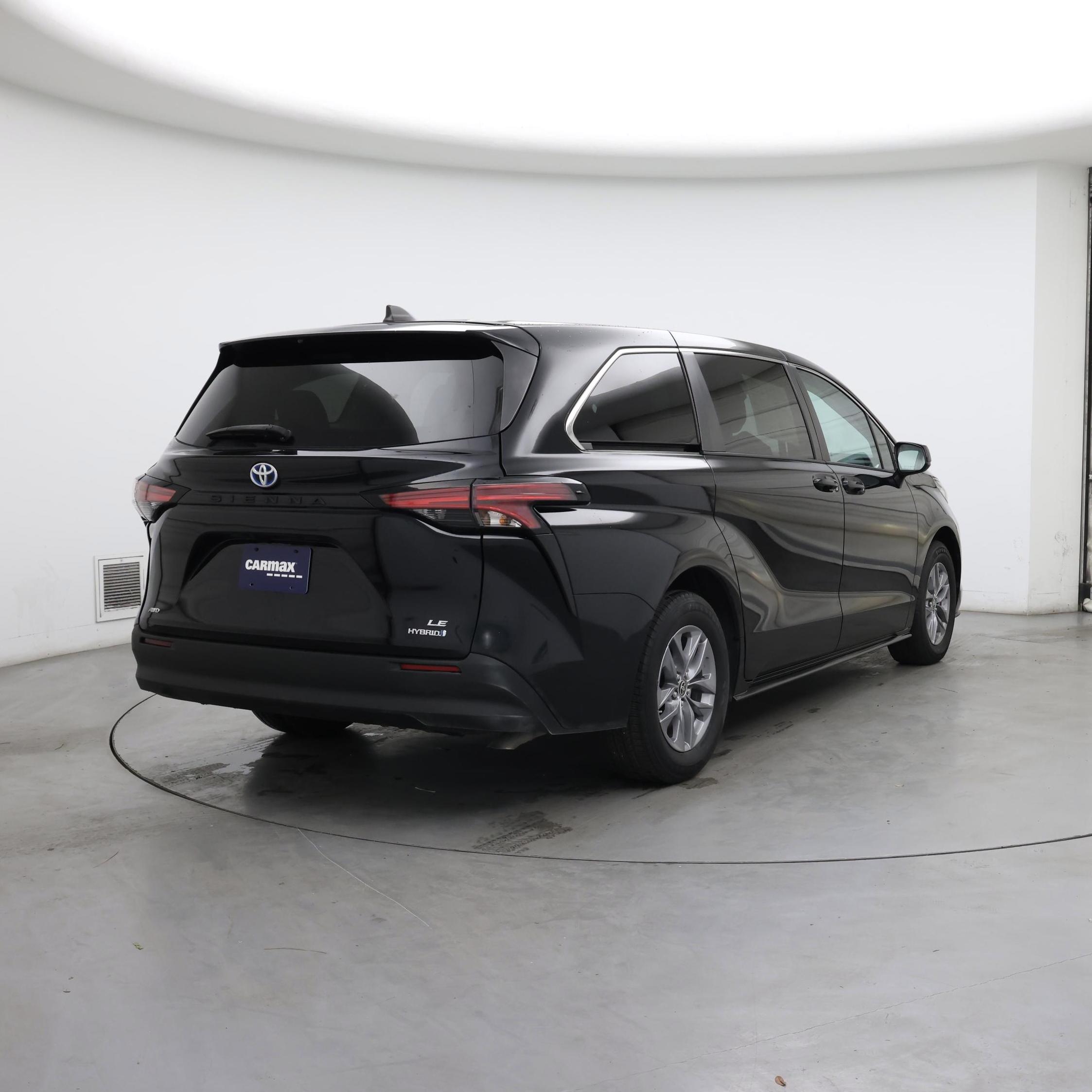 Thumbnail: 2022 Toyota Sienna - 8