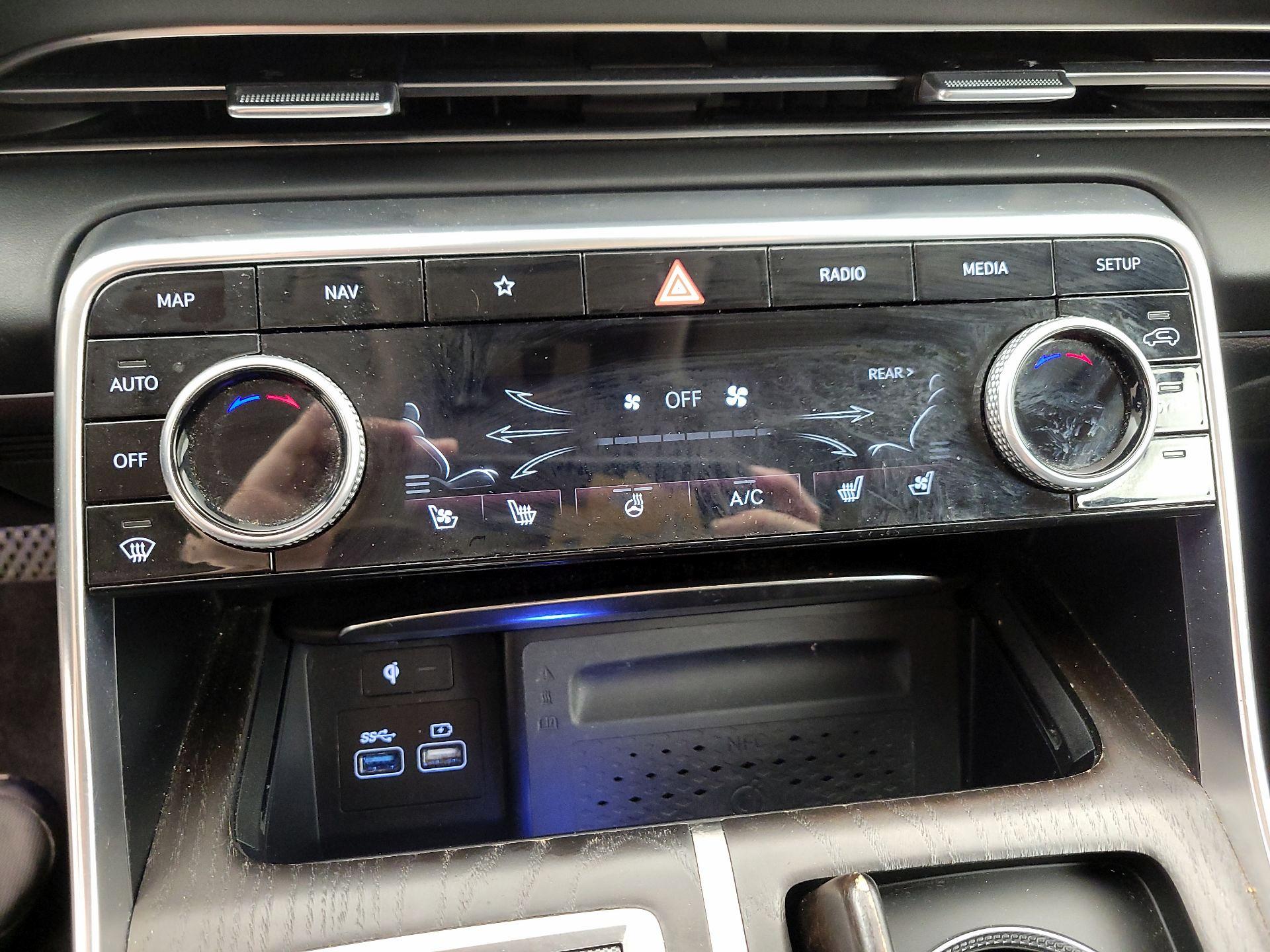 Thumbnail: 2021 Genesis GV80 - 16